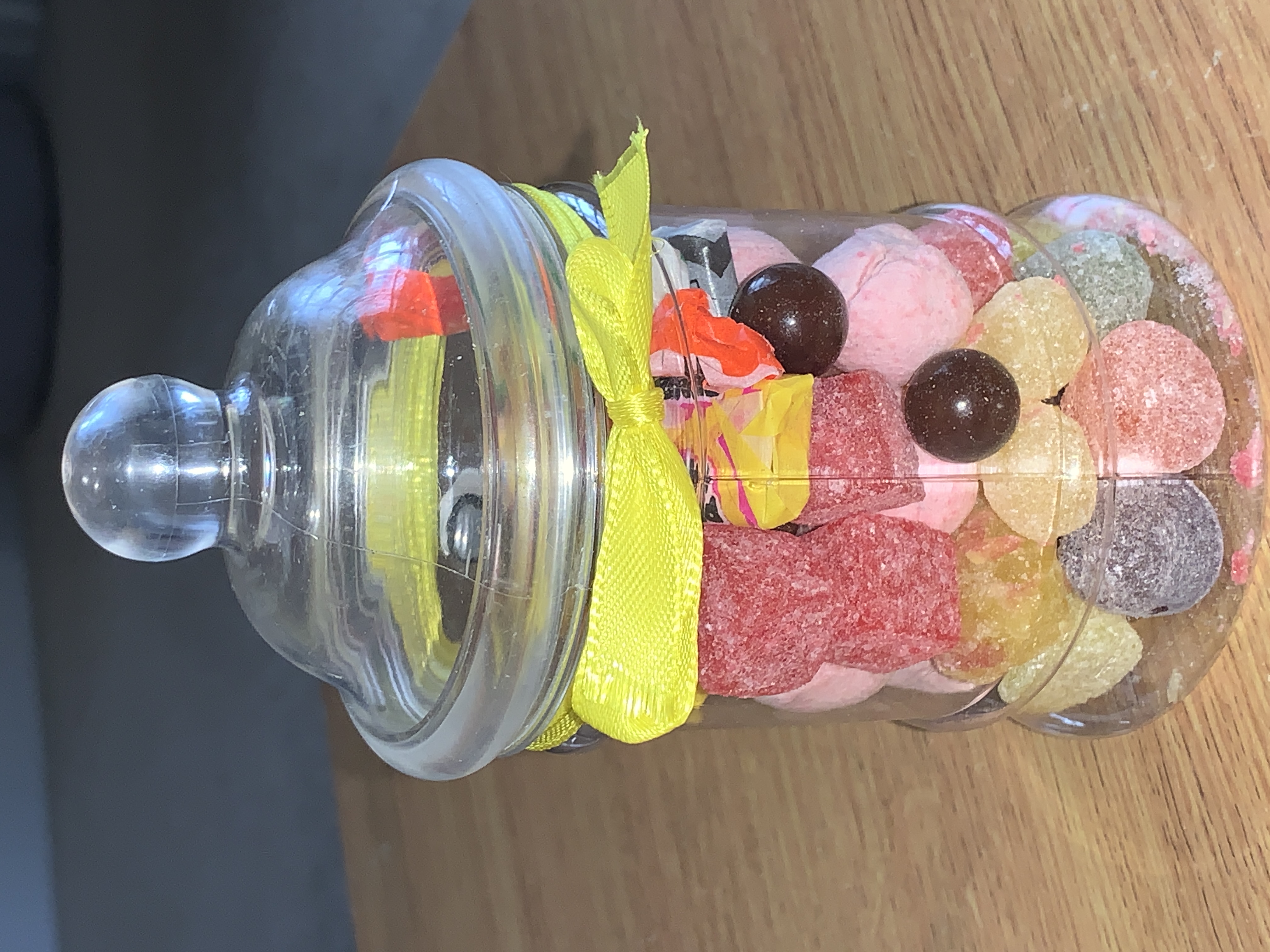💛Victorian style plastic jar complete with sweets💛