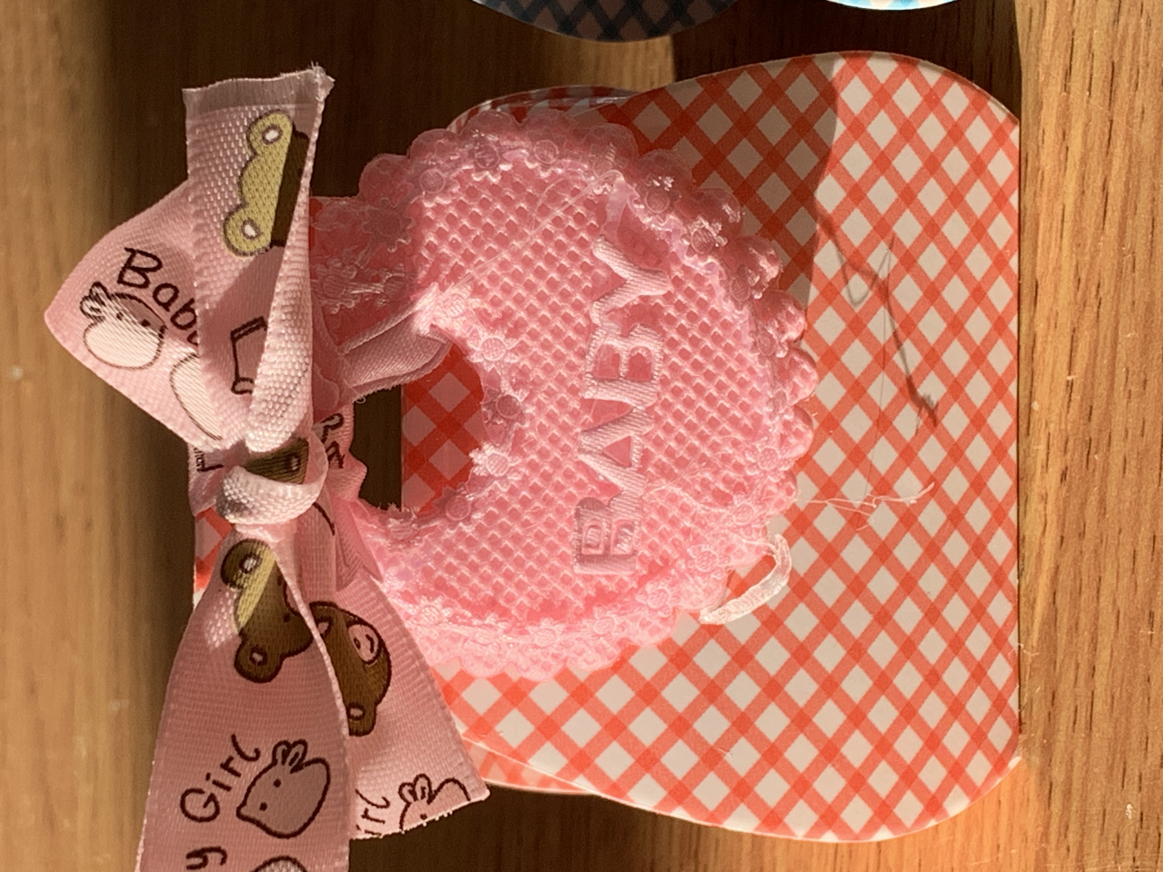 🩷Cute bib style favour boxes complete with chocolates🩵 