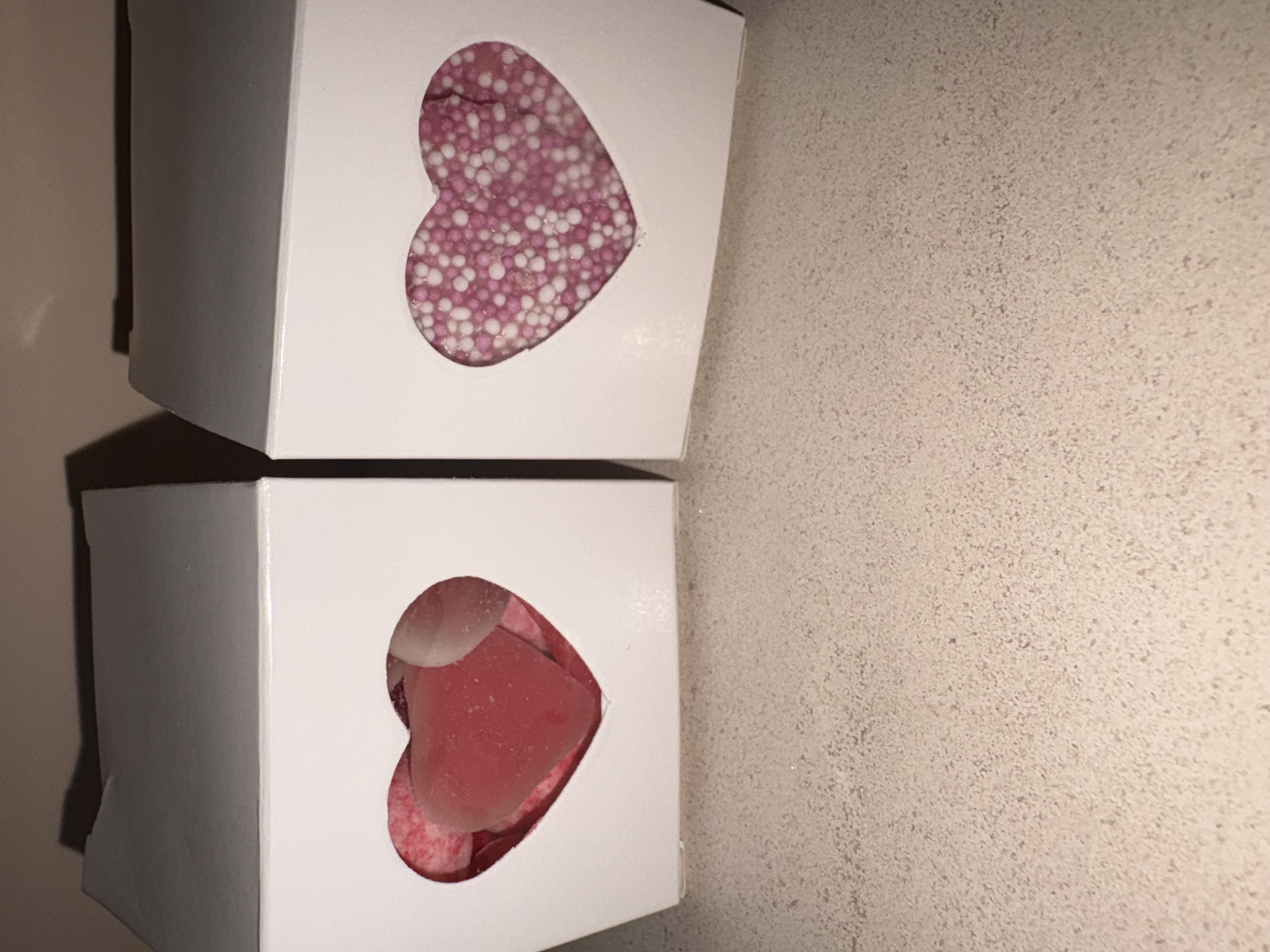 🤍White Square Favour Cube With Heart Insert🤍