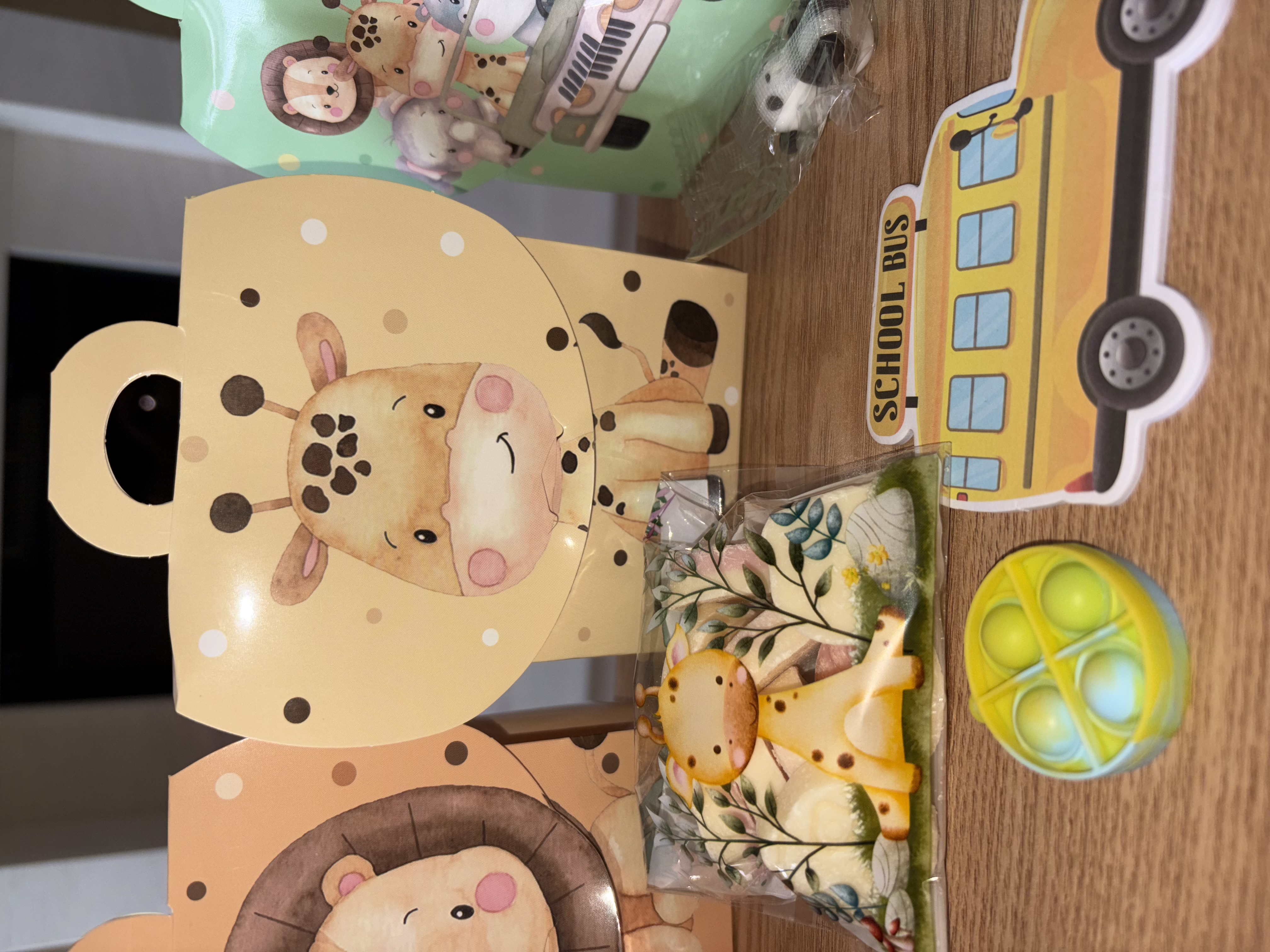 💜Cute animal treat boxes complete with sweets💚