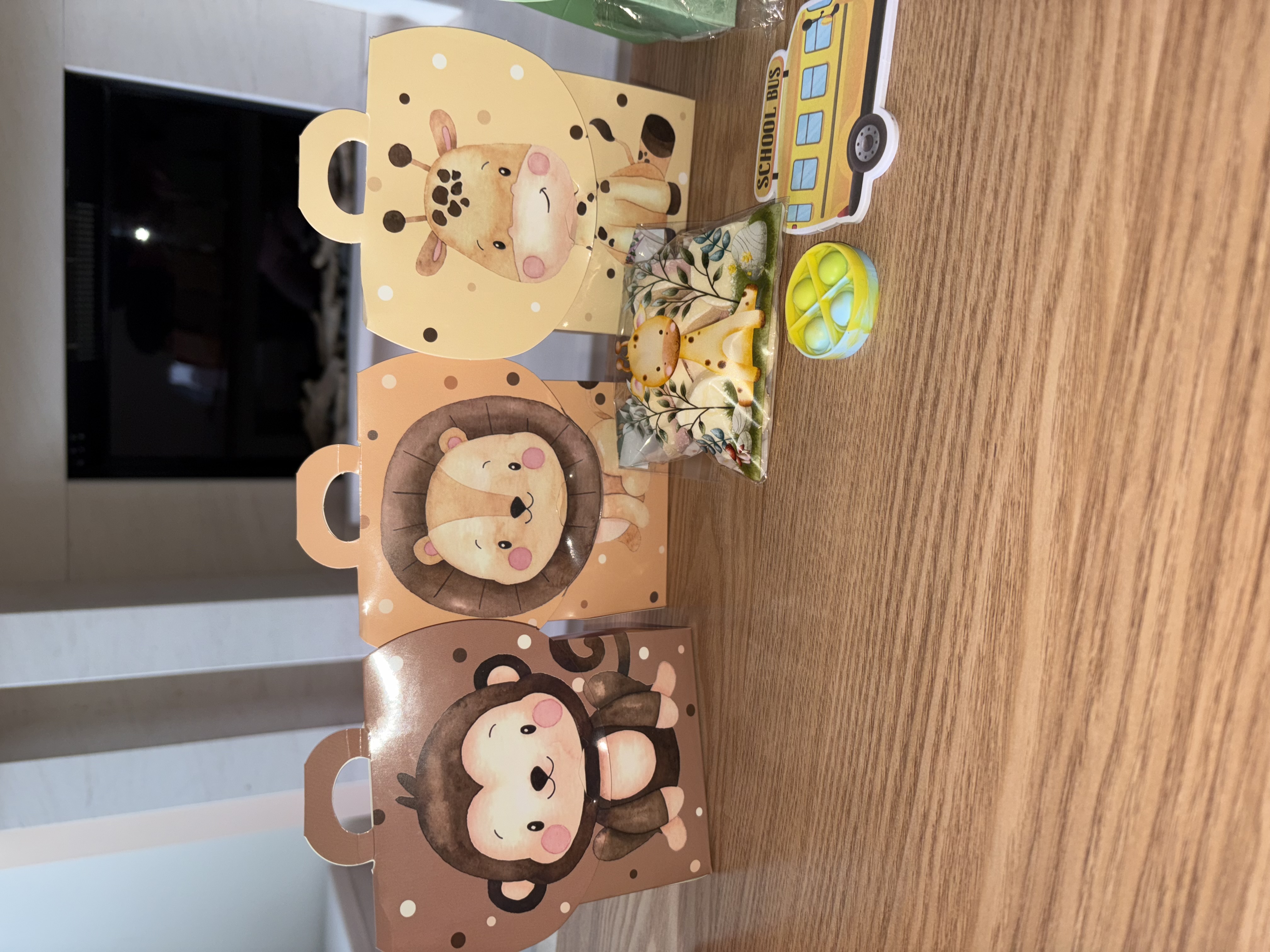 💜Cute animal treat boxes complete with sweets💚