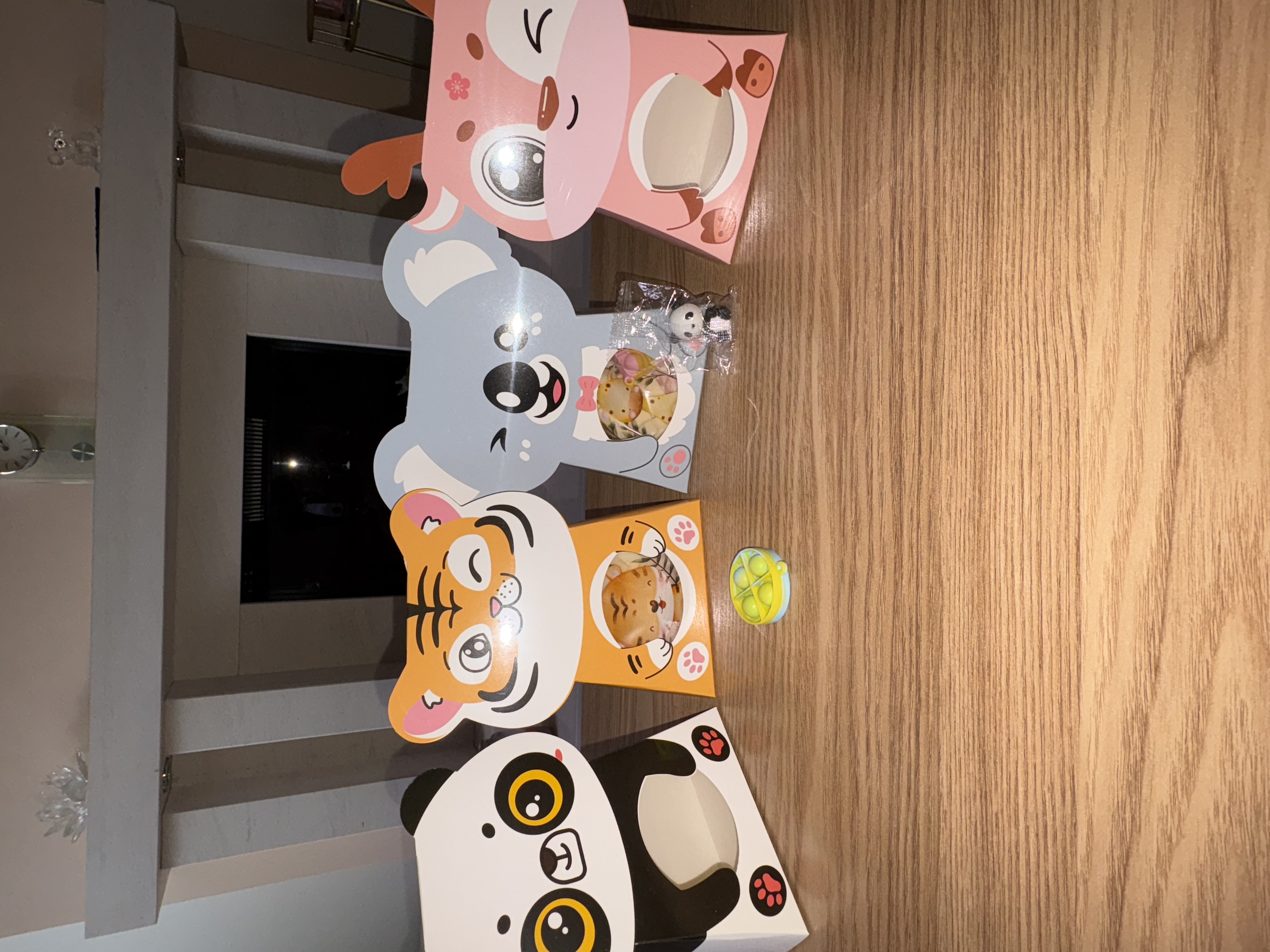 🤎Cute animal treat boxes complete with sweets🤎
