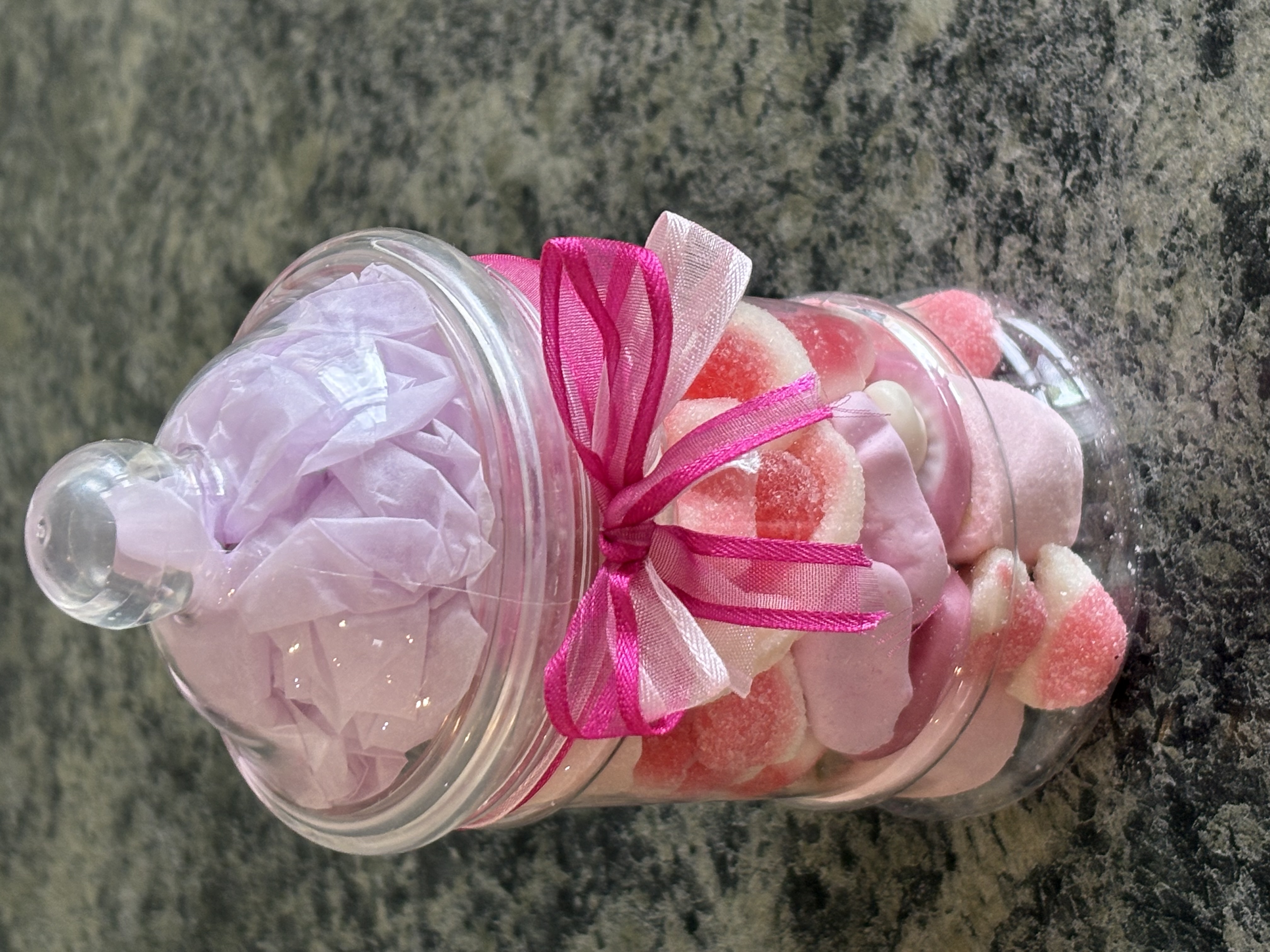 🩵Sweet jars complete with two tone ribbon and a variety of sweets.🩷