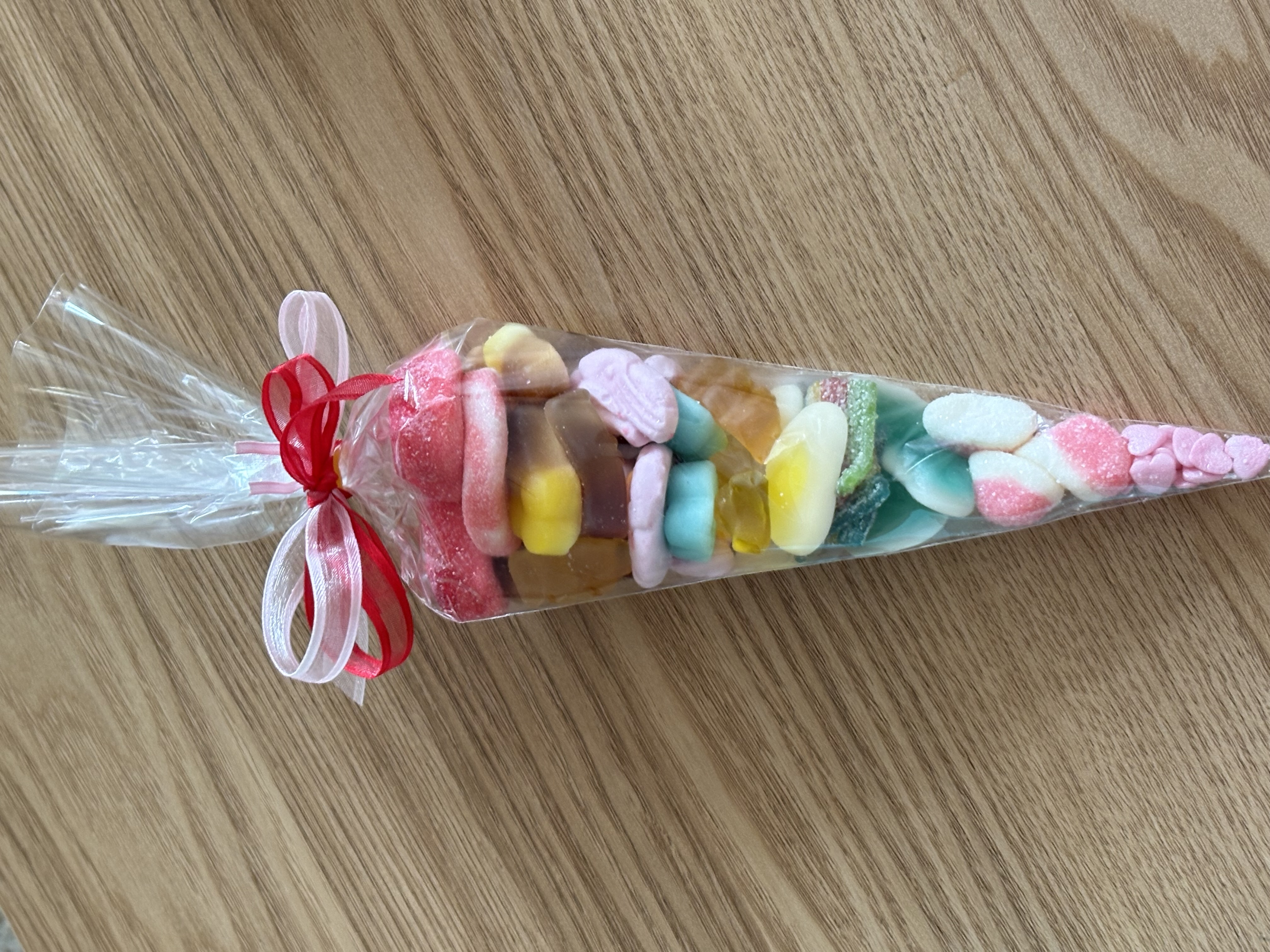 🩷Large Sweet Cone With Ribbon💜