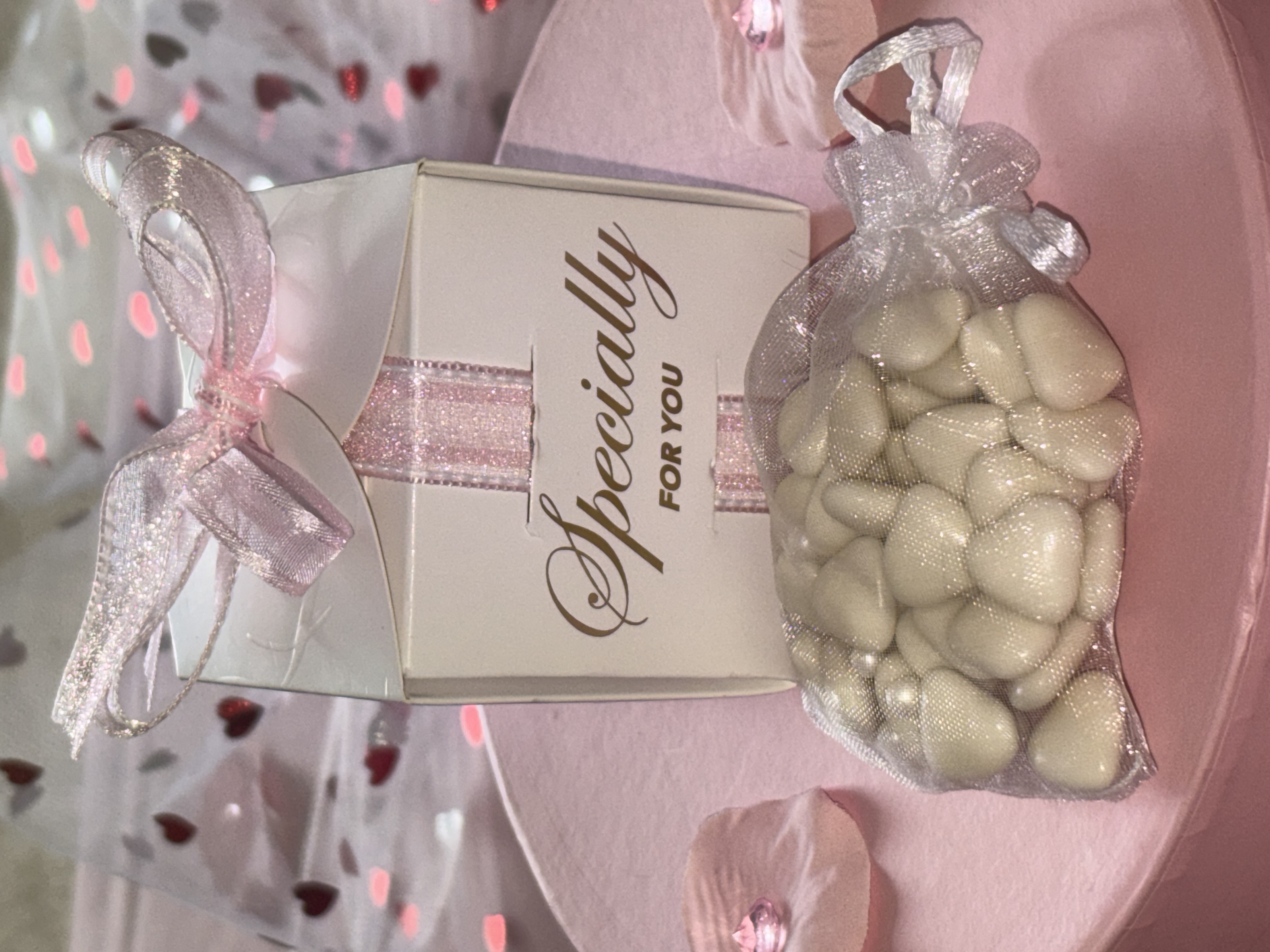 🩷 Square Favour Box With ribbon colour of your choice🤍