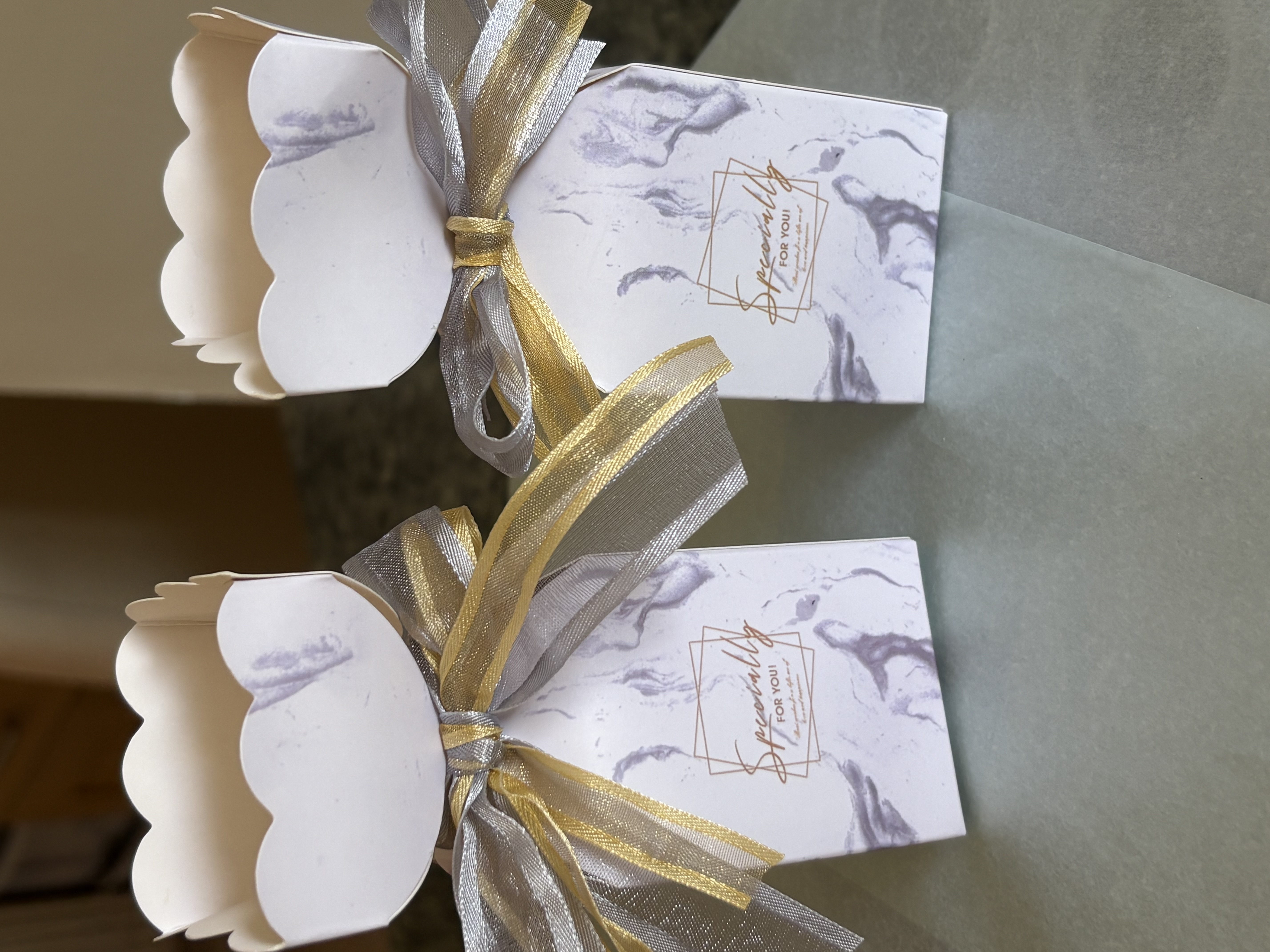 🩶Grey Marble Cracker Style Favour Box With two tone Ribbon🩶