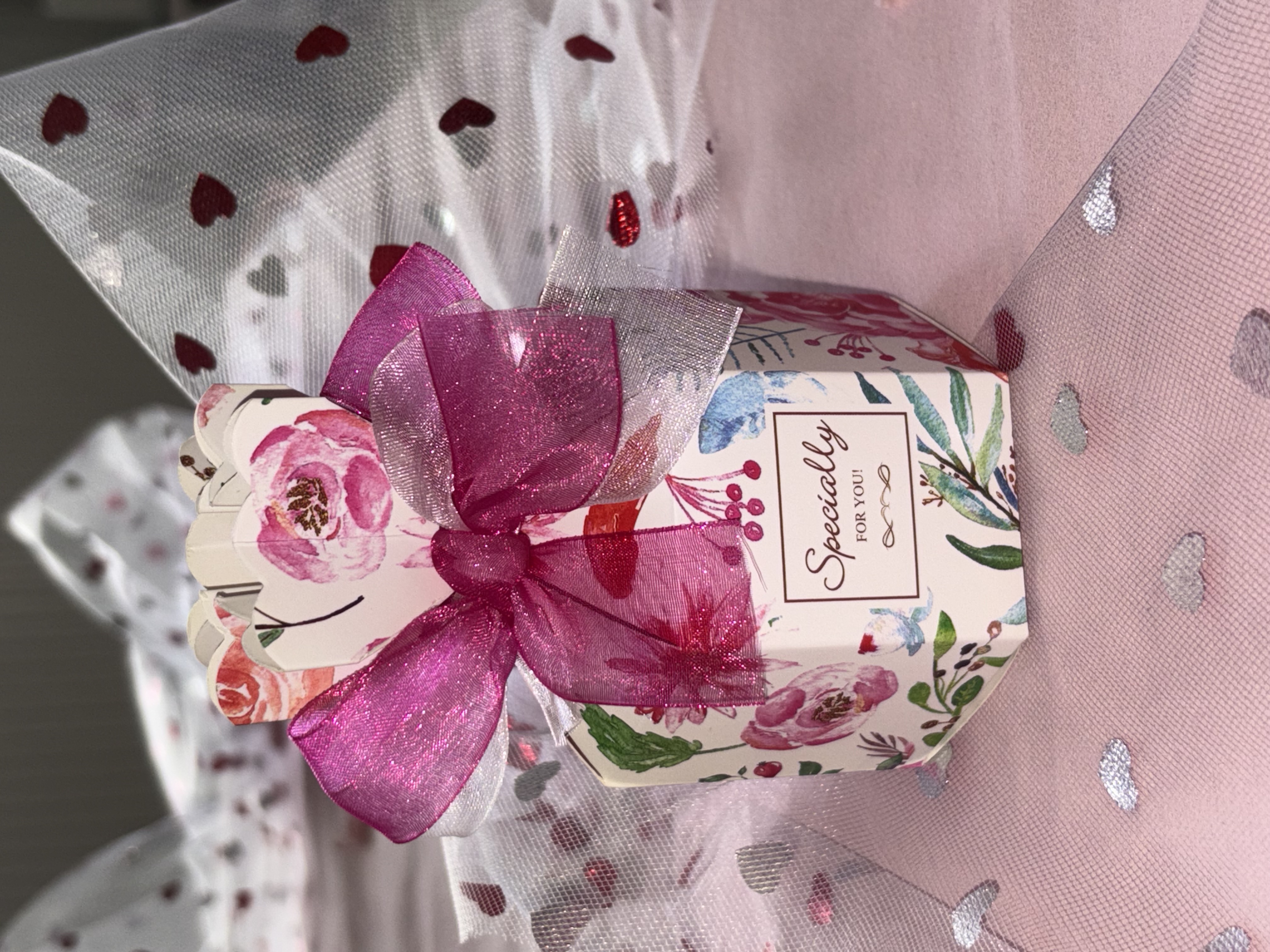 💜Pink Floral Favour Box With Beautiful Two Tone Pink Ribbon💜