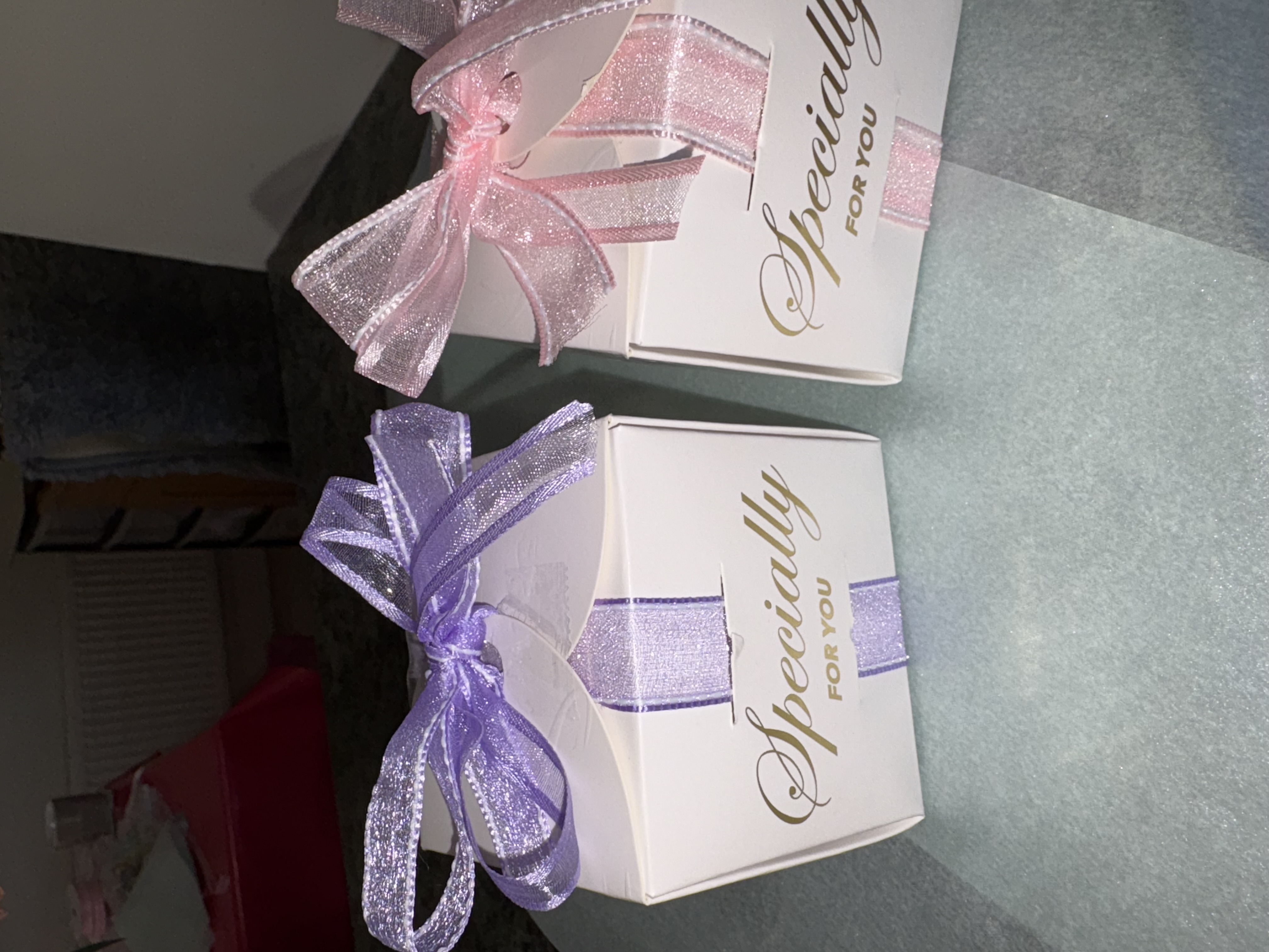 🩷 Square Favour Box With ribbon colour of your choice🤍