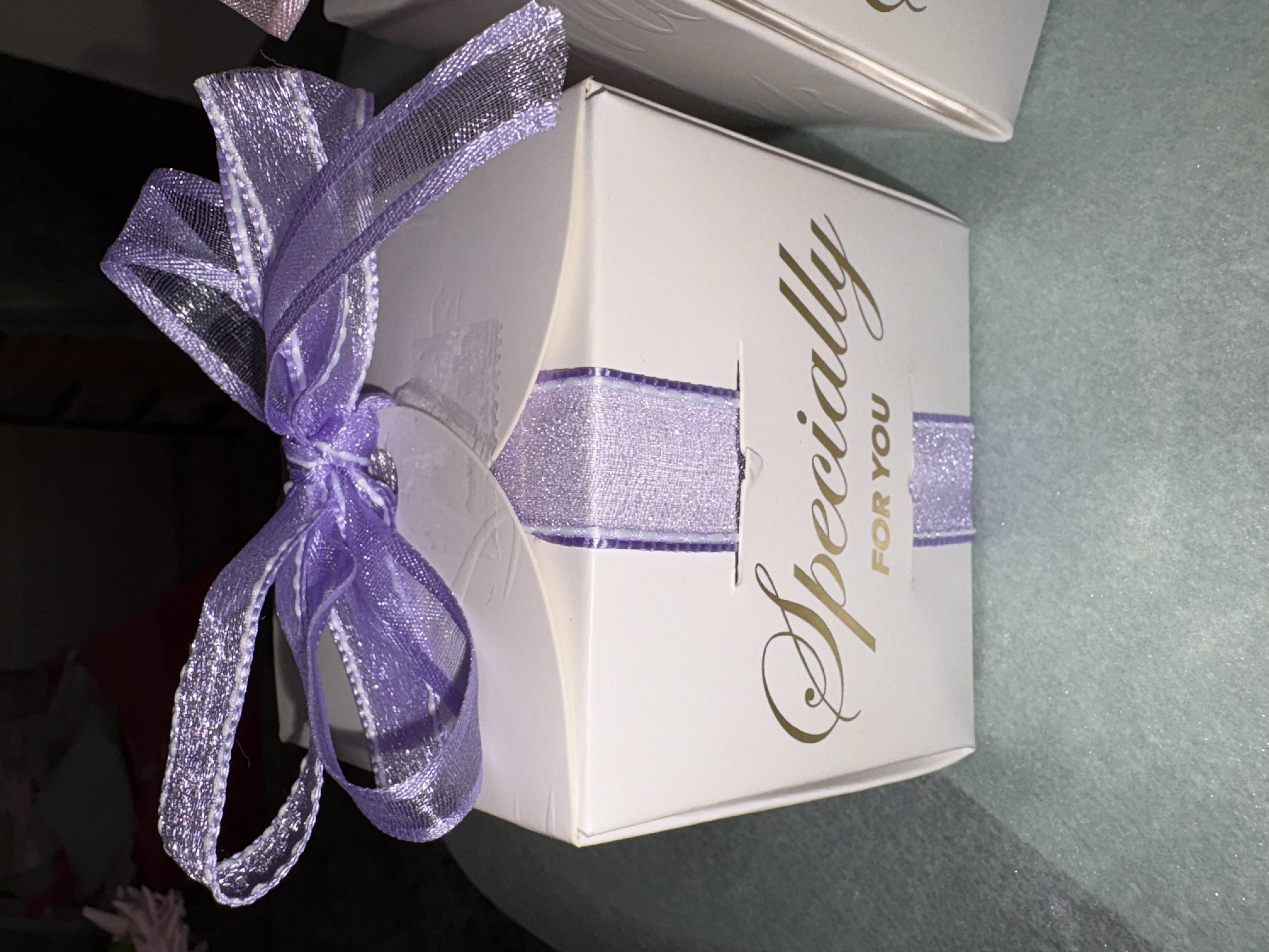 🩷 Square Favour Box With ribbon colour of your choice🤍