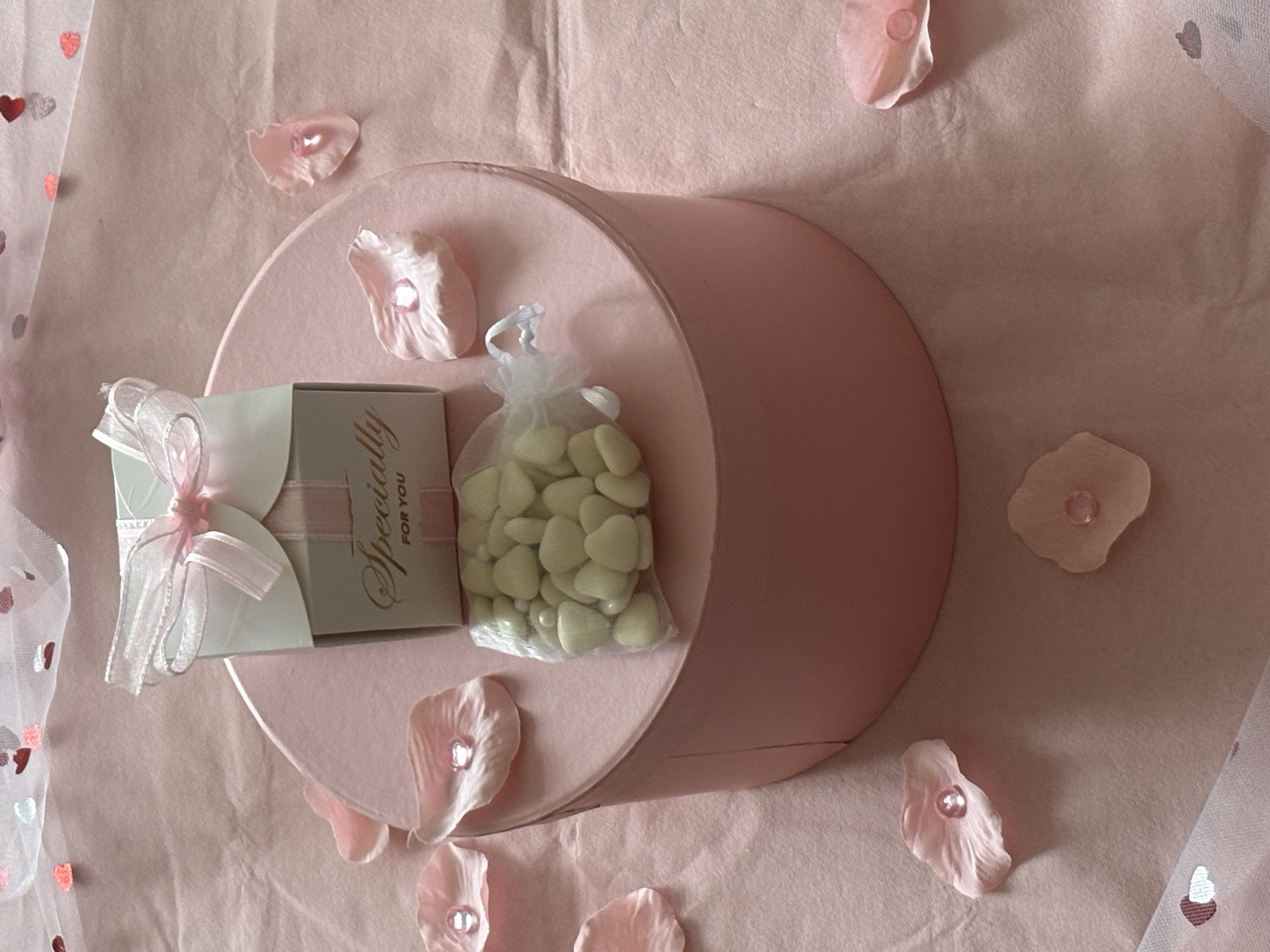 🩷 Square Favour Box With ribbon colour of your choice🤍