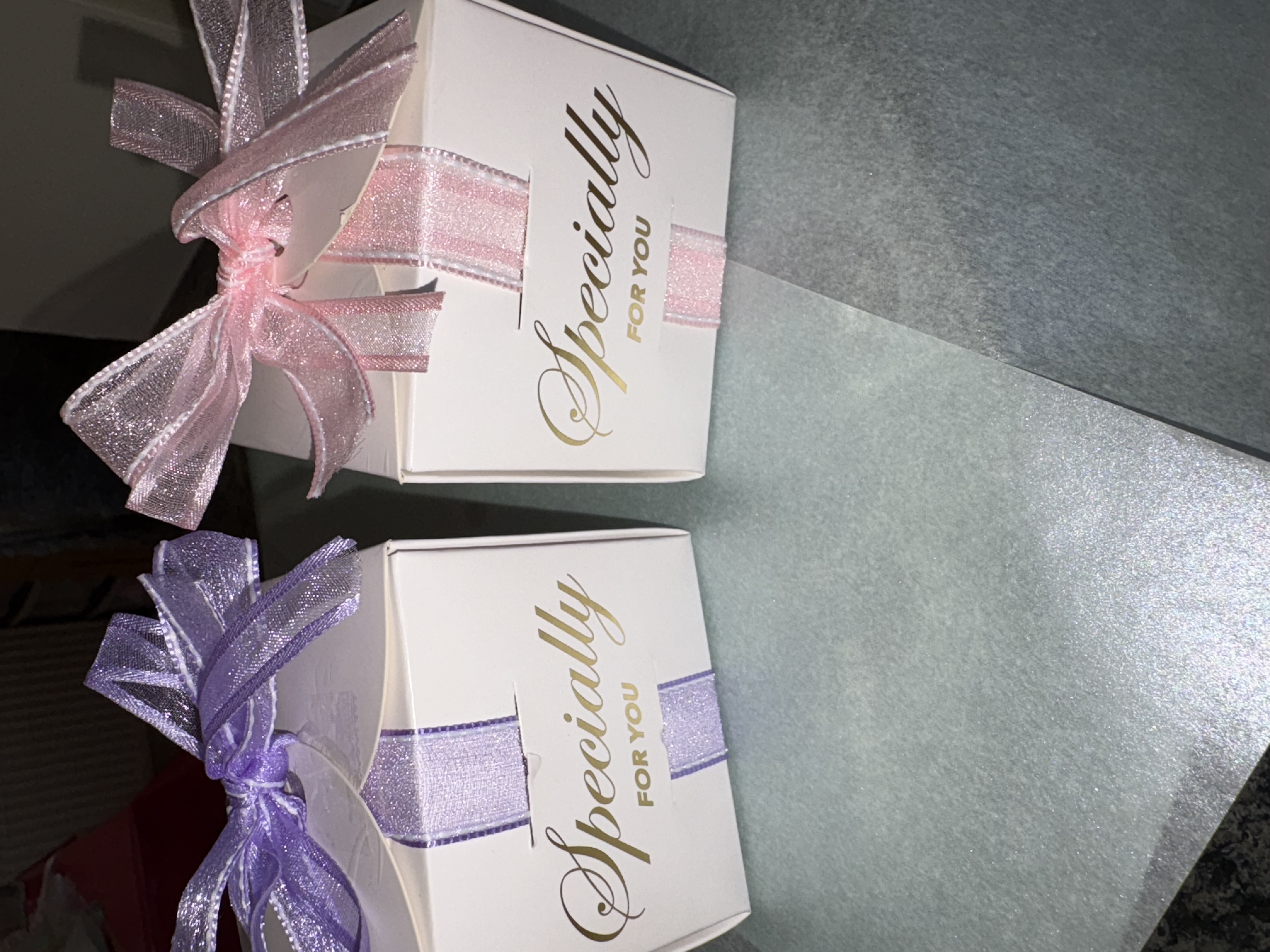 🩷 Square Favour Box With ribbon colour of your choice🤍