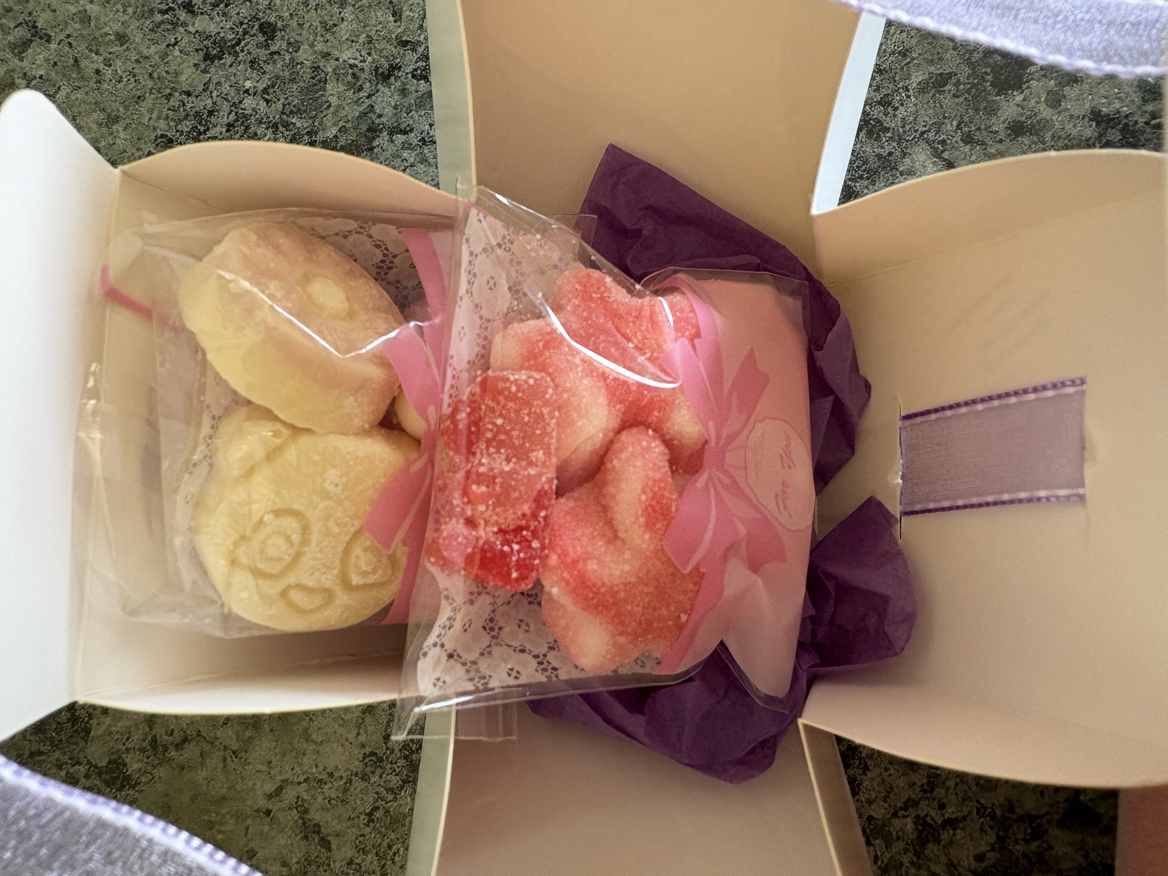 🩷 Square Favour Box With ribbon colour of your choice🤍
