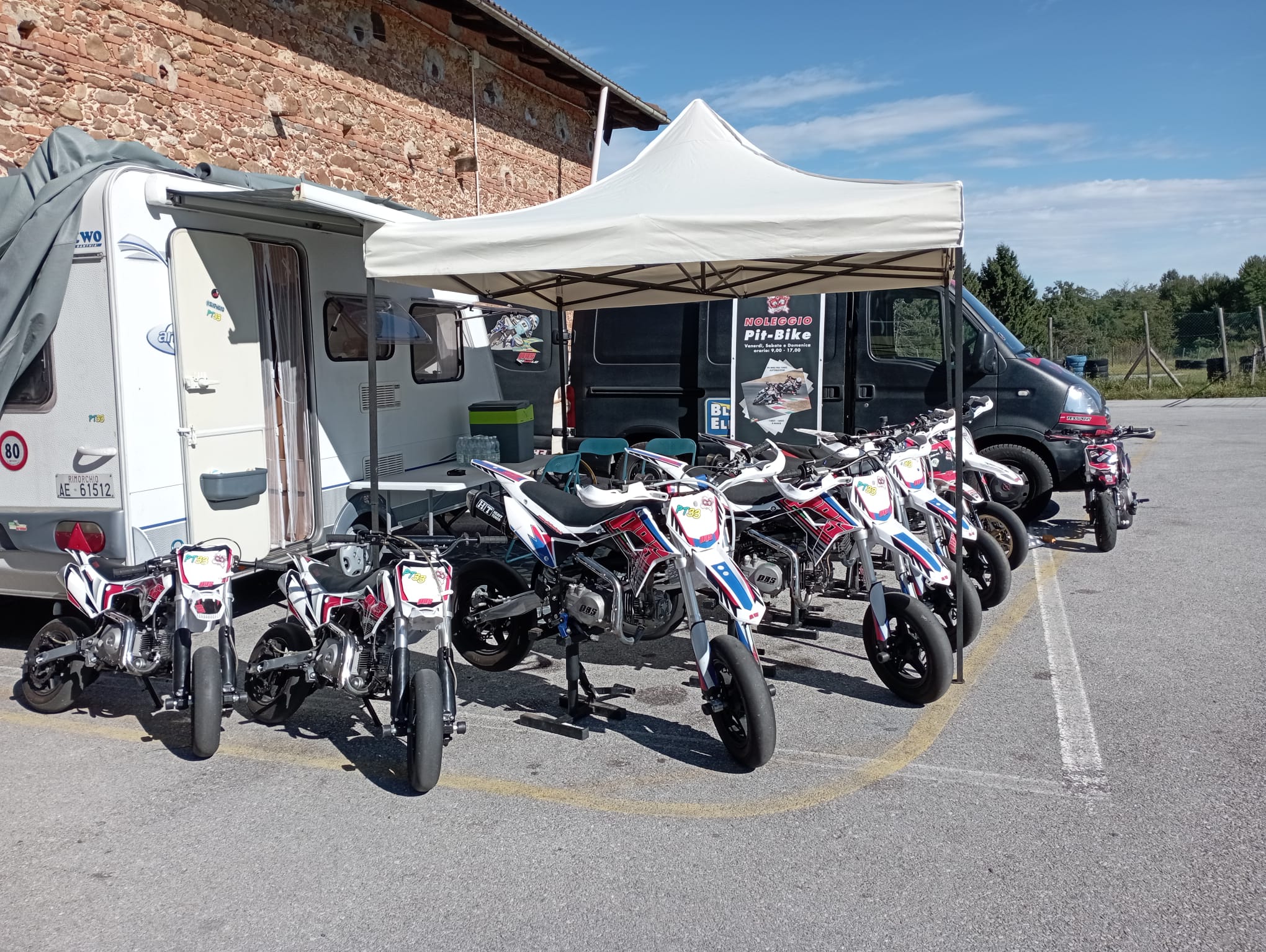 Noleggio Pitbike 100cc Monomarcia in pista