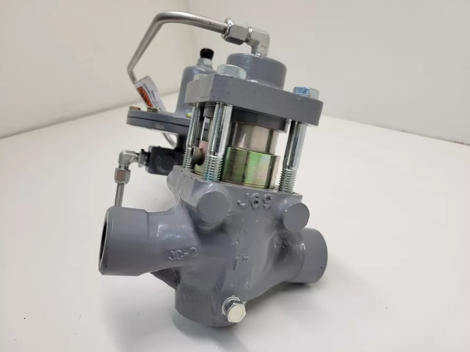 Fisher Self-Powered Control Valve dengan Regulator Valve 92S 6492L