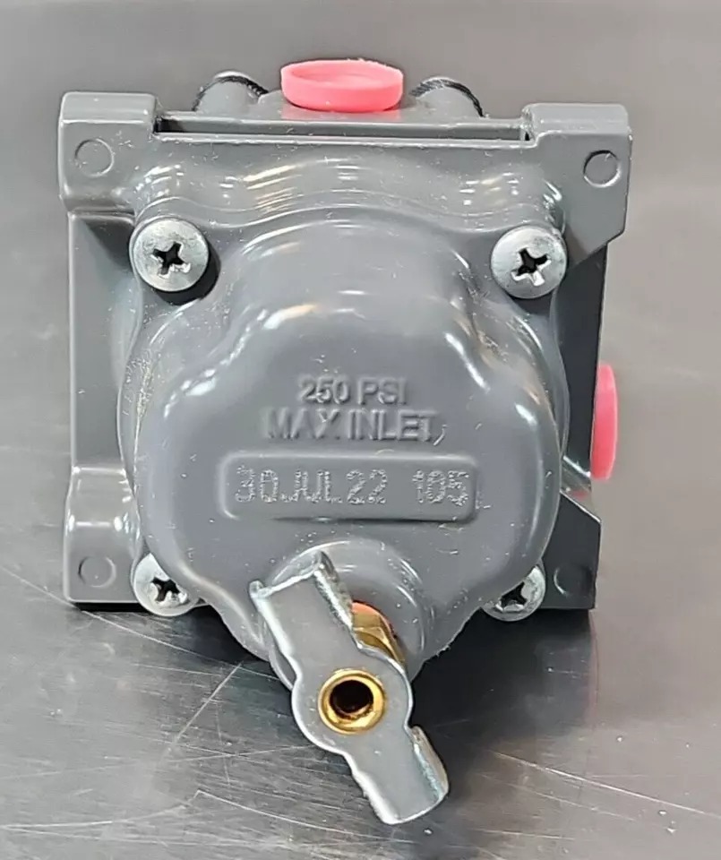 Emerson Fisher 67CFR-1663-38672 Pressure Regulator