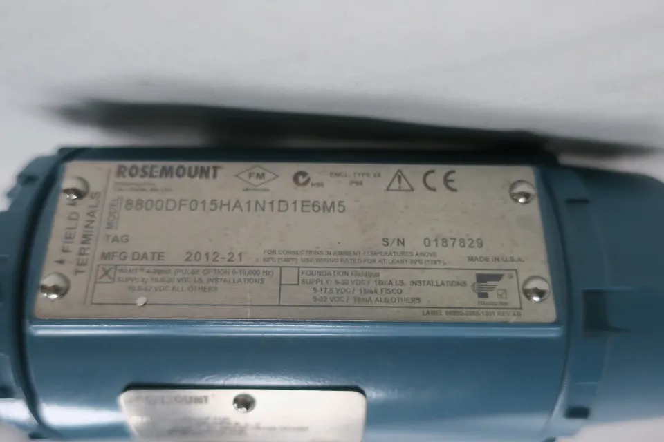 Rosemount 8800DF015HA1N1D1E6M5 Vortex Flow Meter