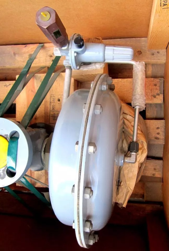 Fisher 1098-EGR Steel Flanged Pressure Reducing Regulator Valve