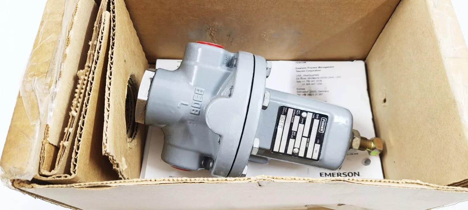 Fisher MR98H Pressure Regulator Valve, 15-200 PSI, 1/2" NPT, Spring Loaded