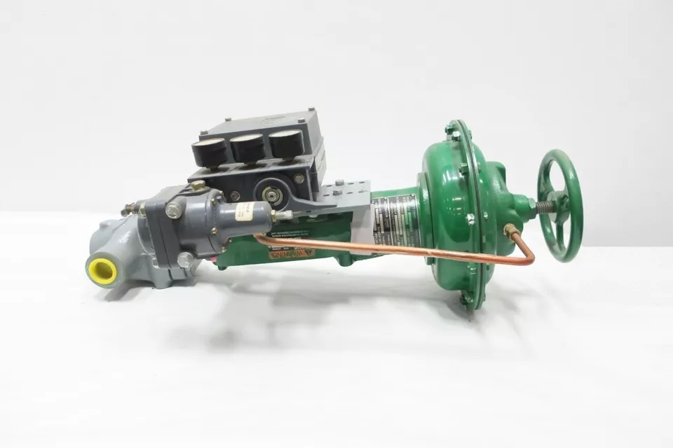 Fisher EZ 657 Size 30 3582 Pneumatic Iron Control Valve, 1-inch NPT, 250 psi