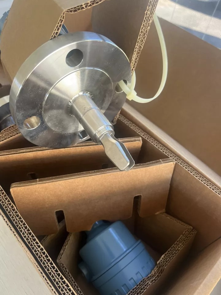 Rosemount 2120 Vibrating Fork Level Switch 