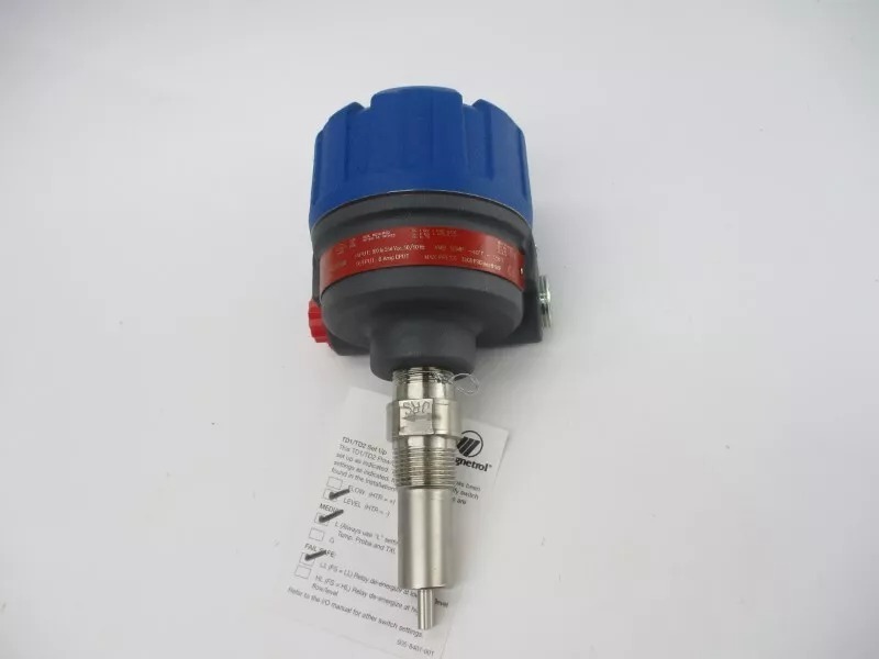 MAGNETROL TD2-7D00-030/TEC-B110-002 100-264VAC 3000PSI NSNP