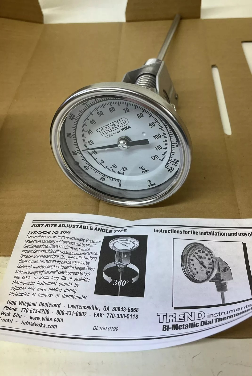 WIKA Trend 6" Bi-Metal Thermometer 1/2" NPT, 0-250°F, Adjustable Angle