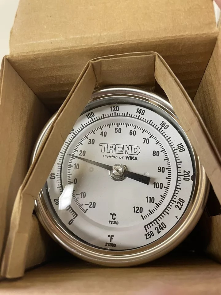 WIKA Trend 6" Bi-Metal Thermometer 1/2" NPT, 0-250°F, Adjustable Angle
