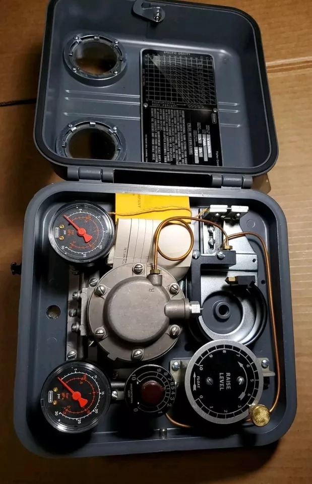 Fisher 2500 Pneumatic Level Controller Pilot Type 3-15 PSI