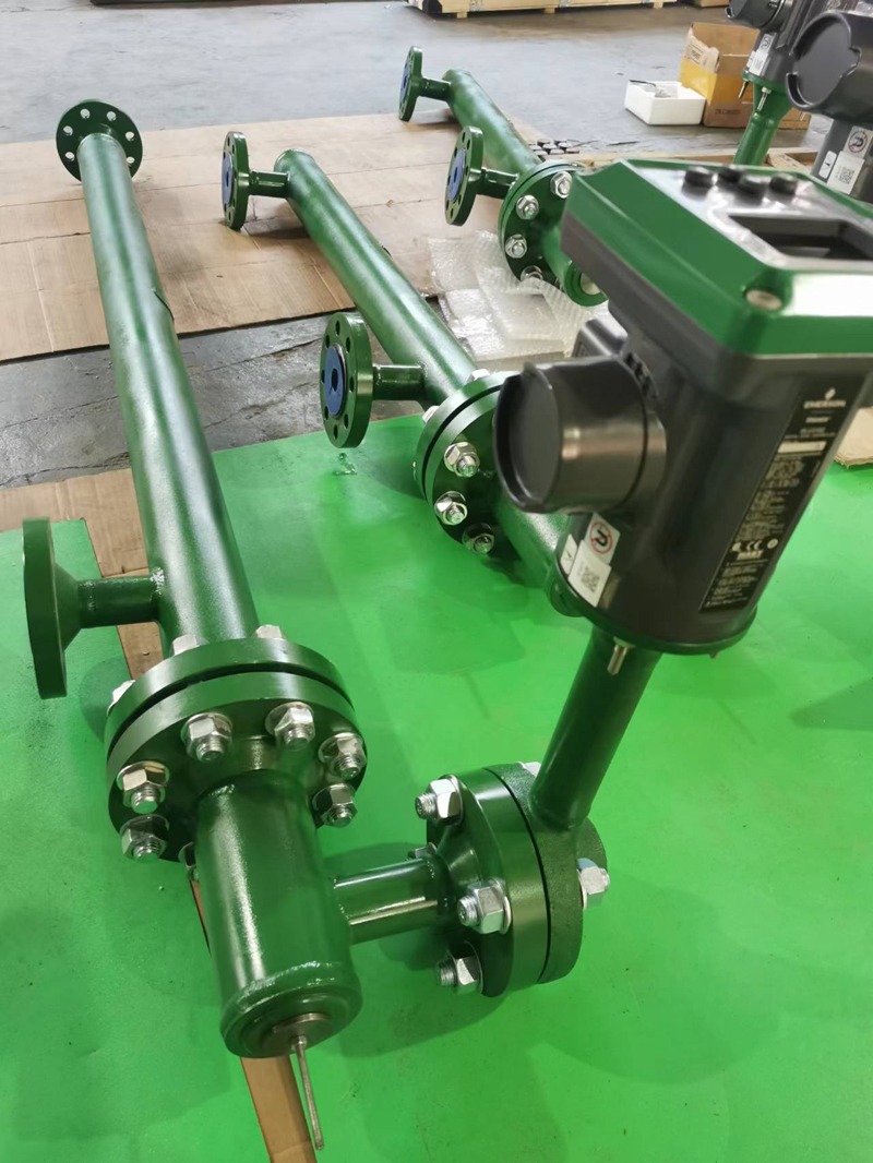 Fisher Torque Tube Displacer Level Transmitter