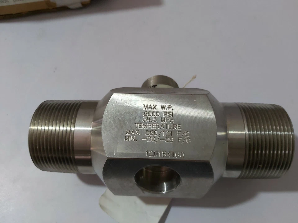 NuFlo Liquid Turbine Flow Meter 2" NPT