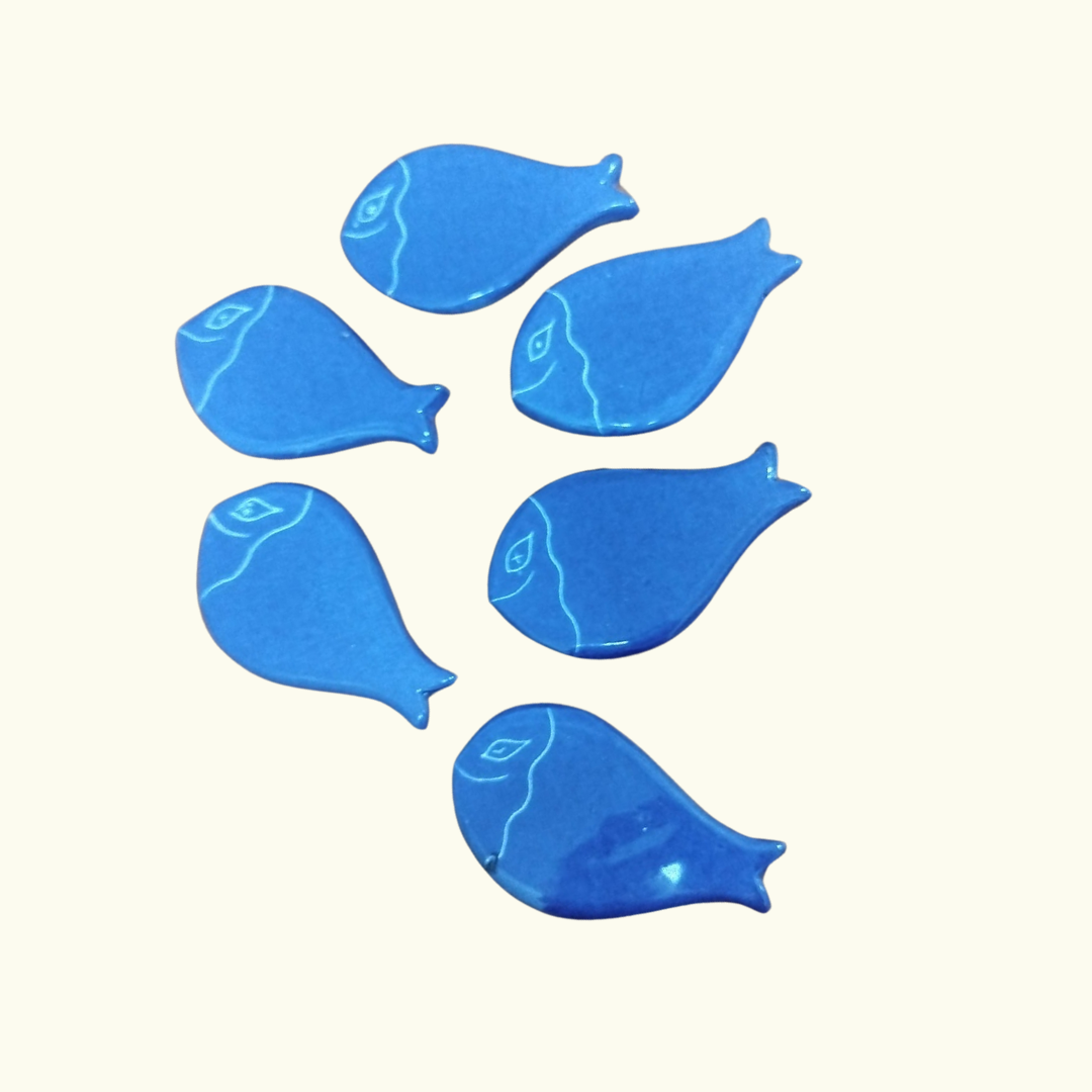 Banc de grands poissons bleus