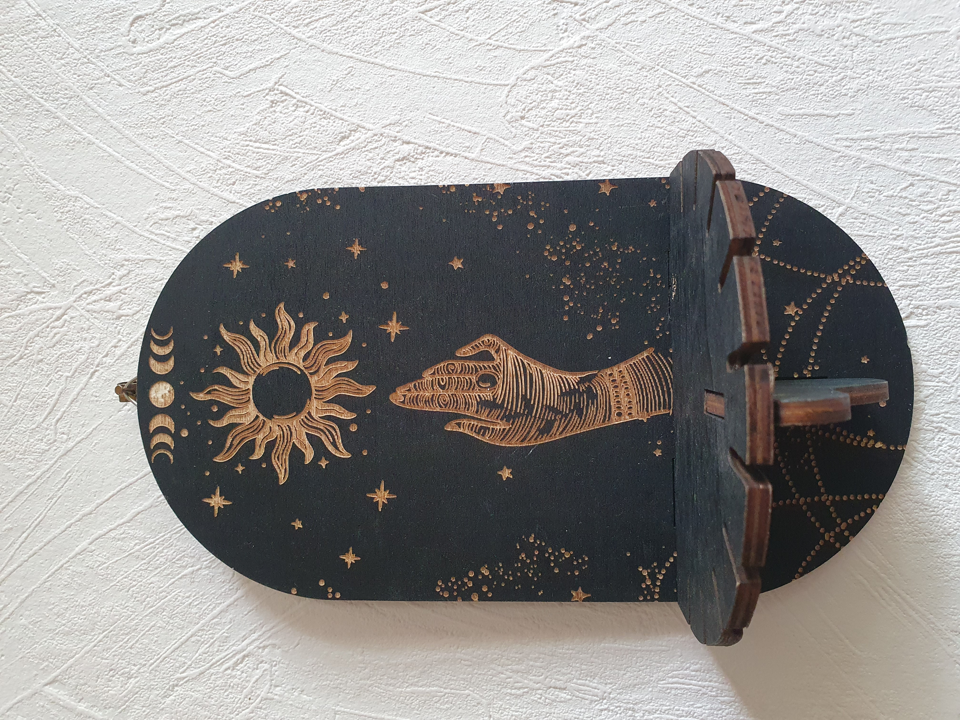 Etagère spirituelle murale