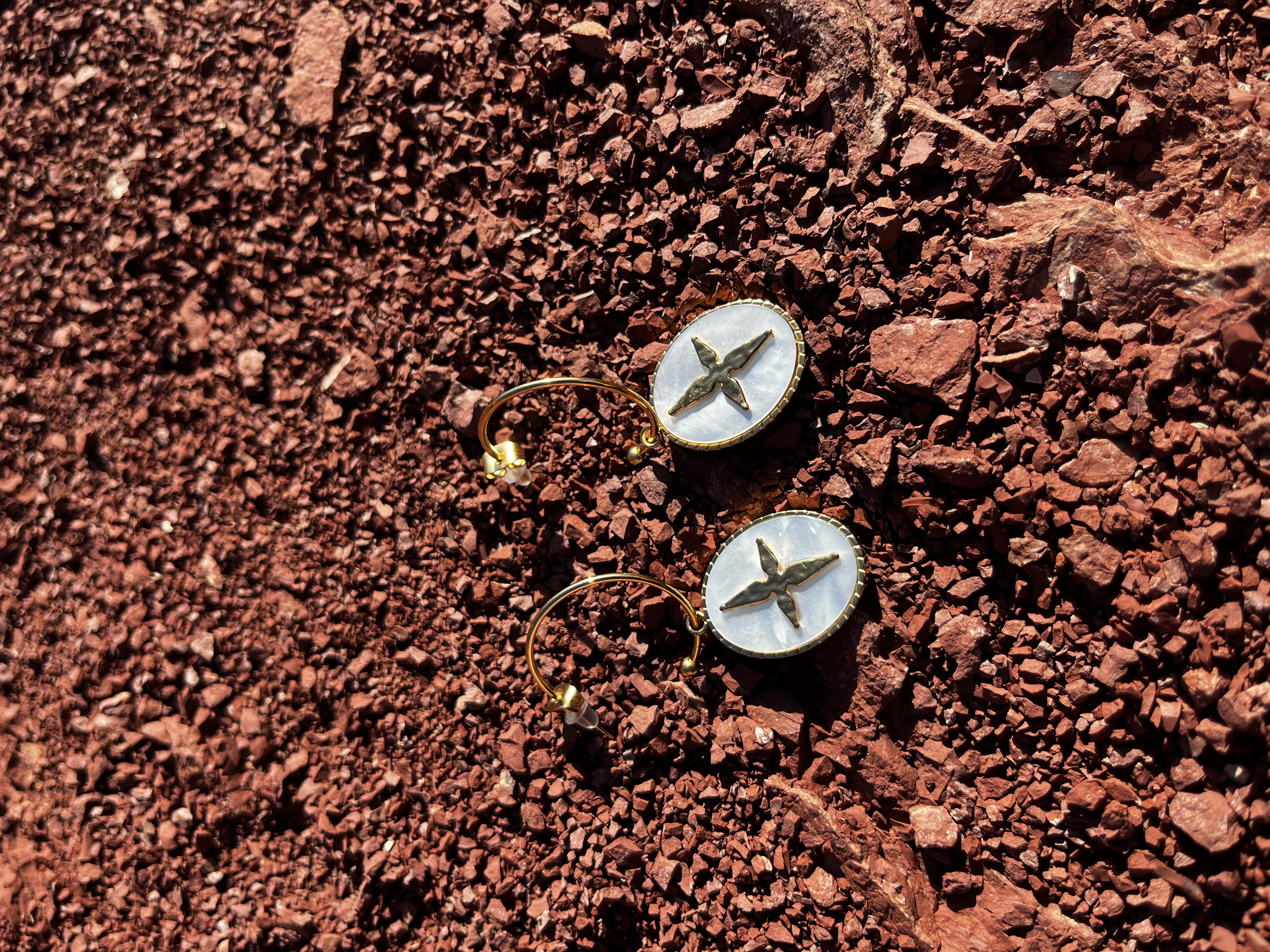 Créoles Adara nacre blanche