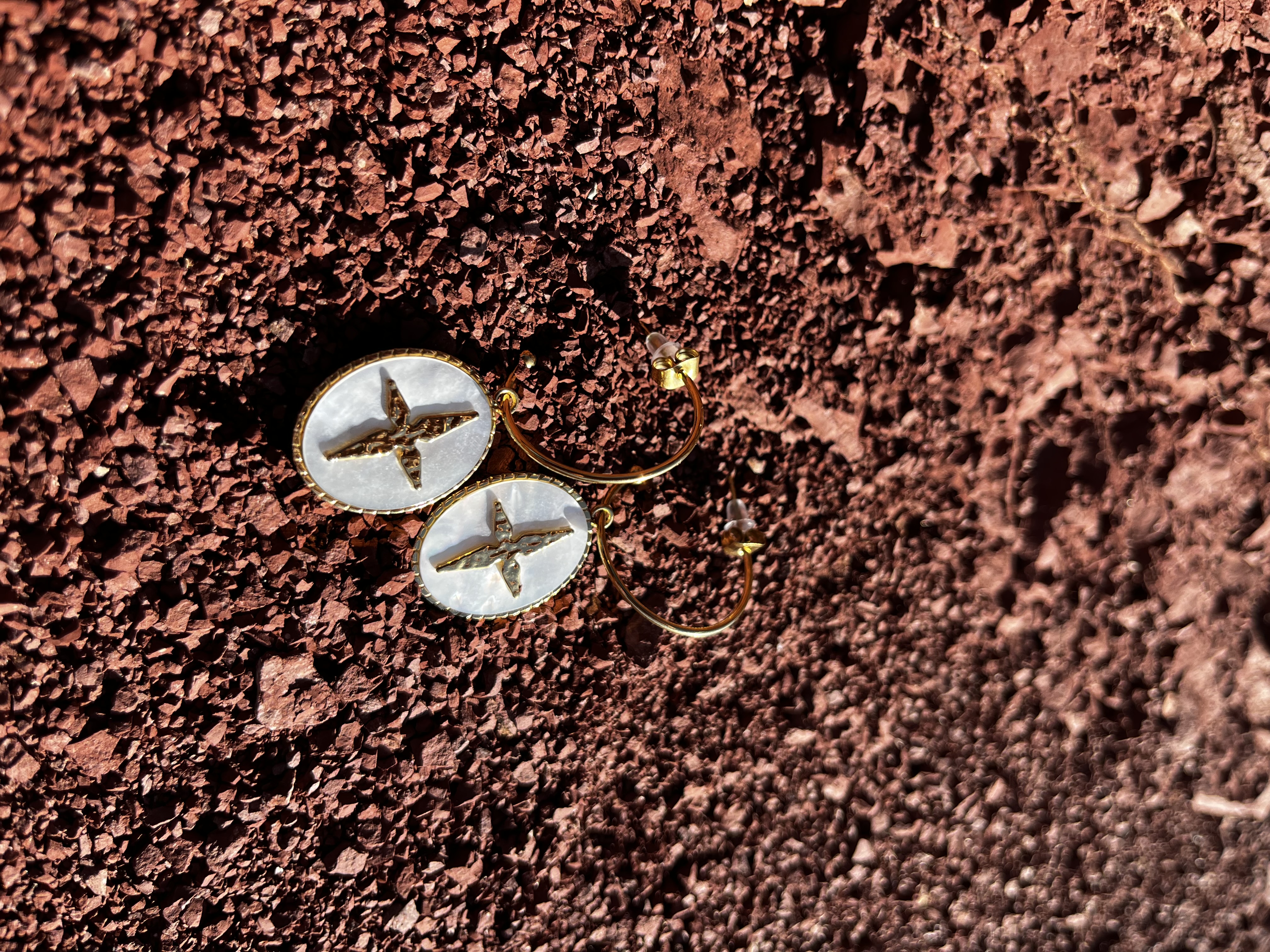 Créoles Adara nacre blanche