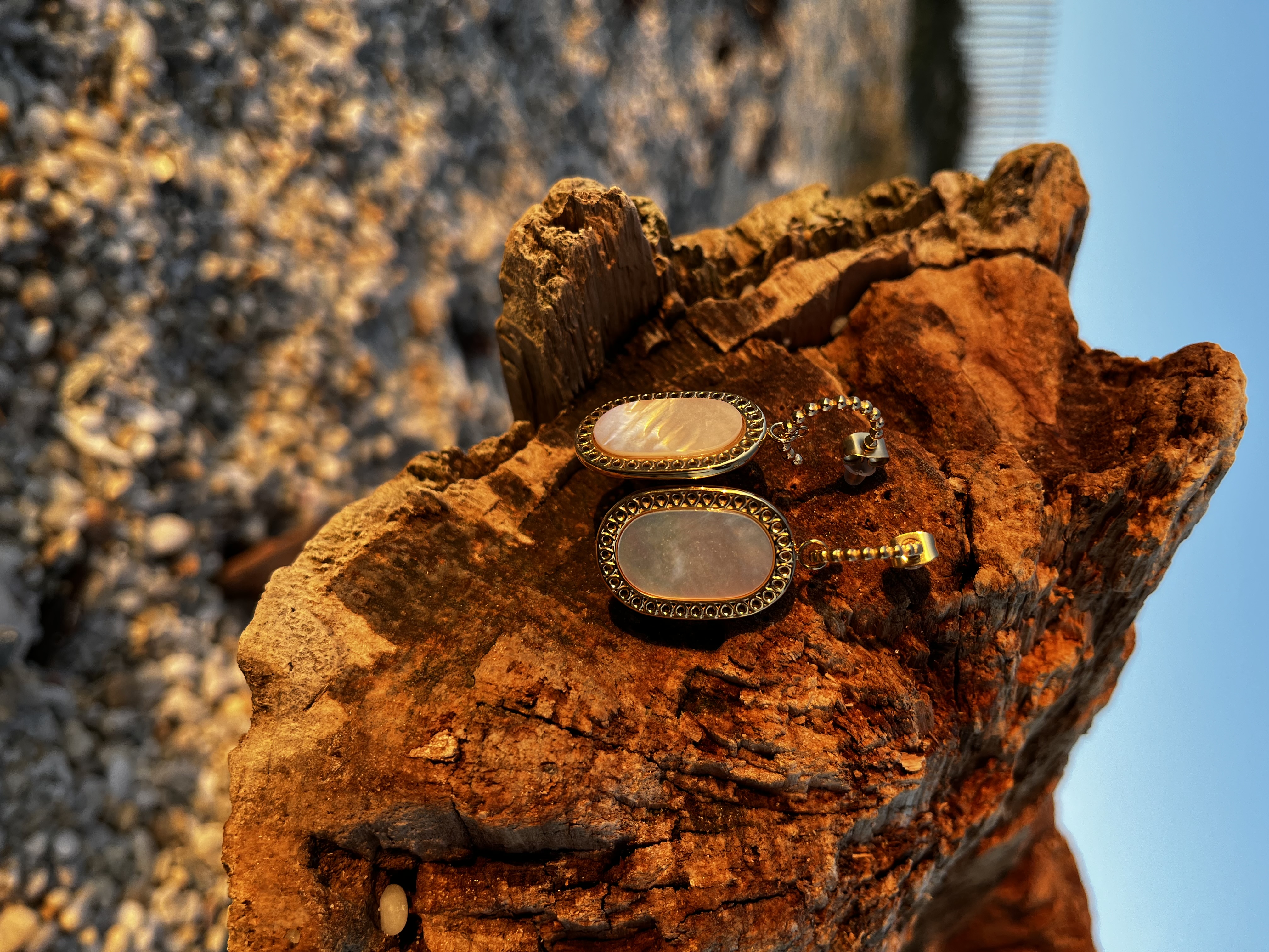 Boucles d’oreilles Aqua nacre blanche