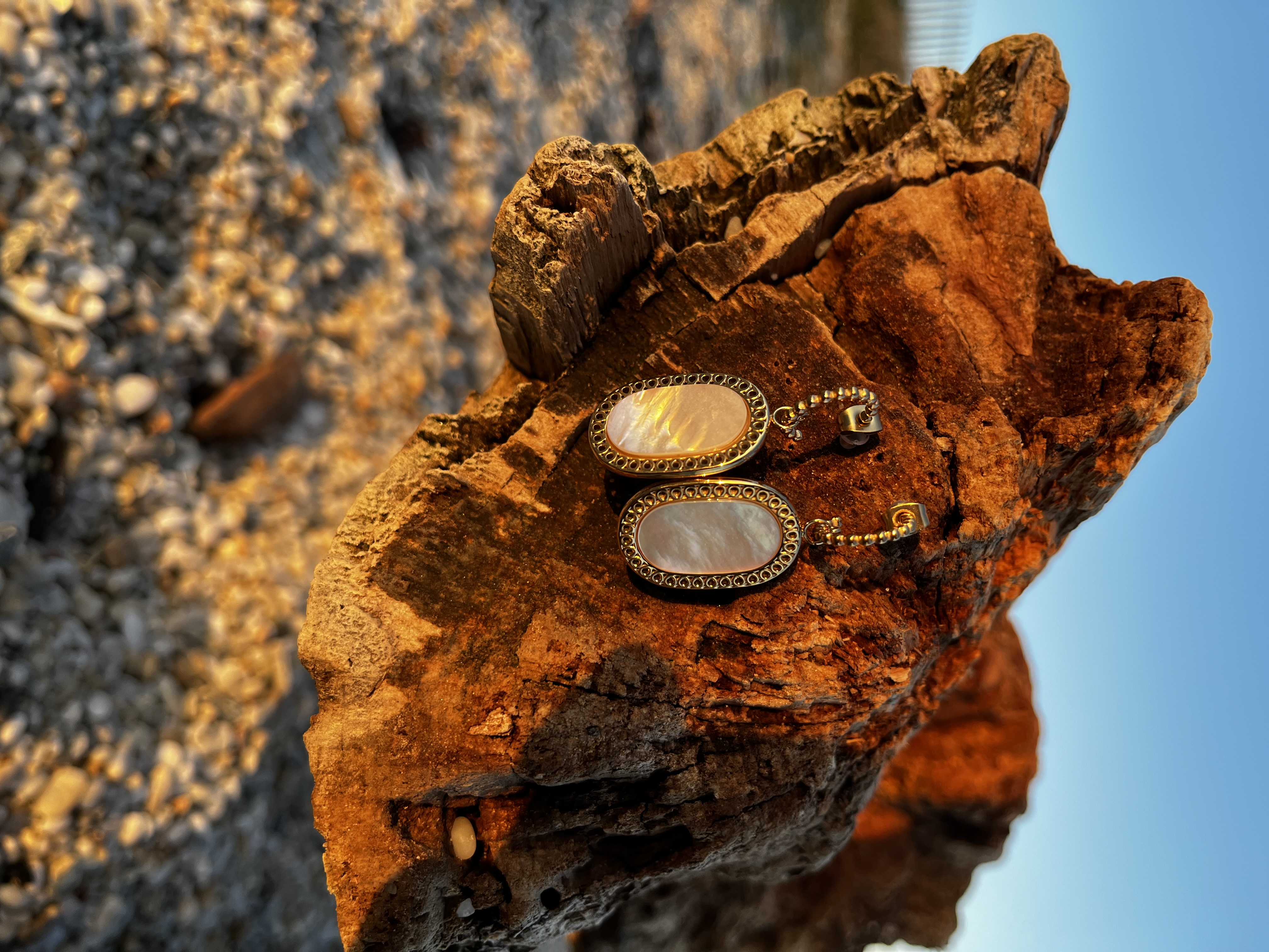 Boucles d’oreilles Aqua nacre blanche