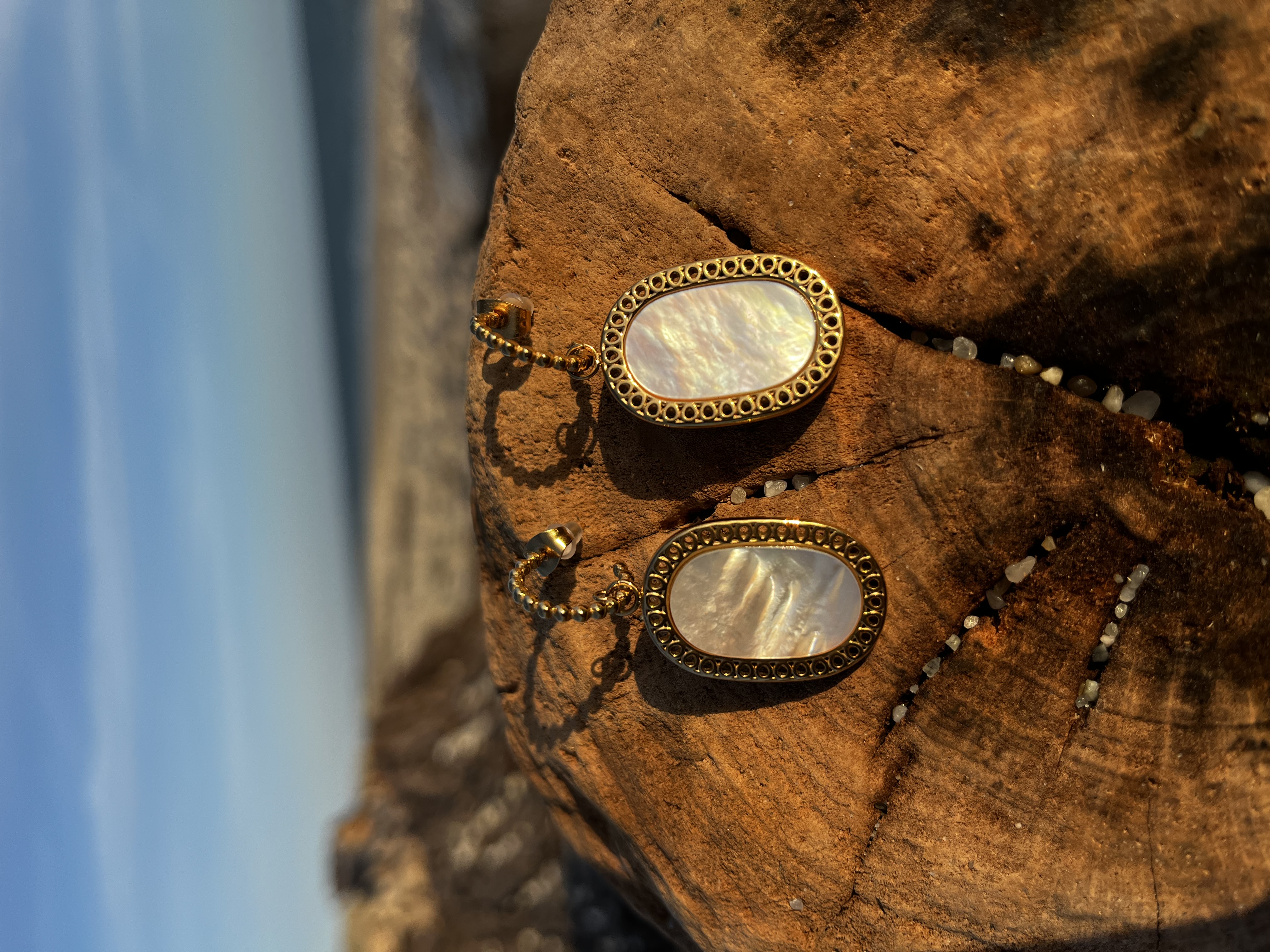 Boucles d’oreilles Aqua nacre blanche