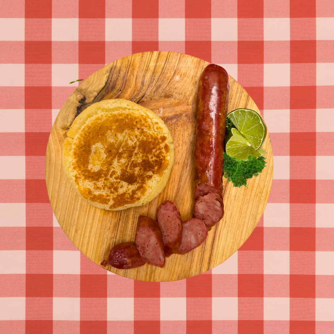 Chorizo Mixto Con Arepa De Queso