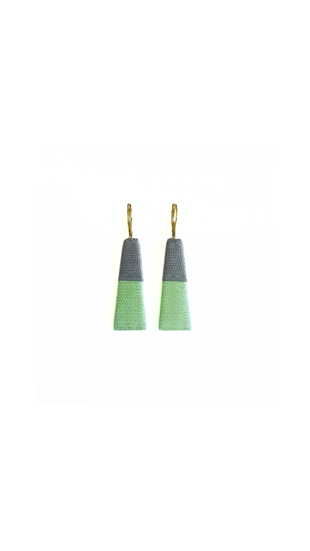 THOT. Boucles d'oreilles _ gris perle vert d'eau