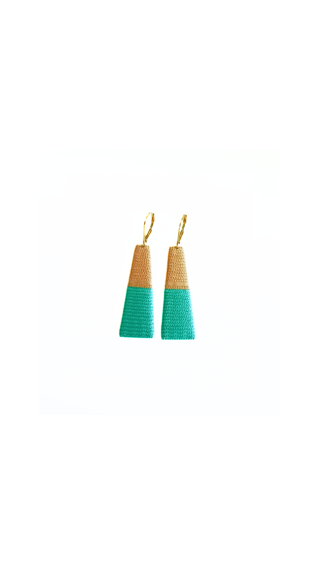 THOT. Boucles d'oreilles _ beige eaux marines