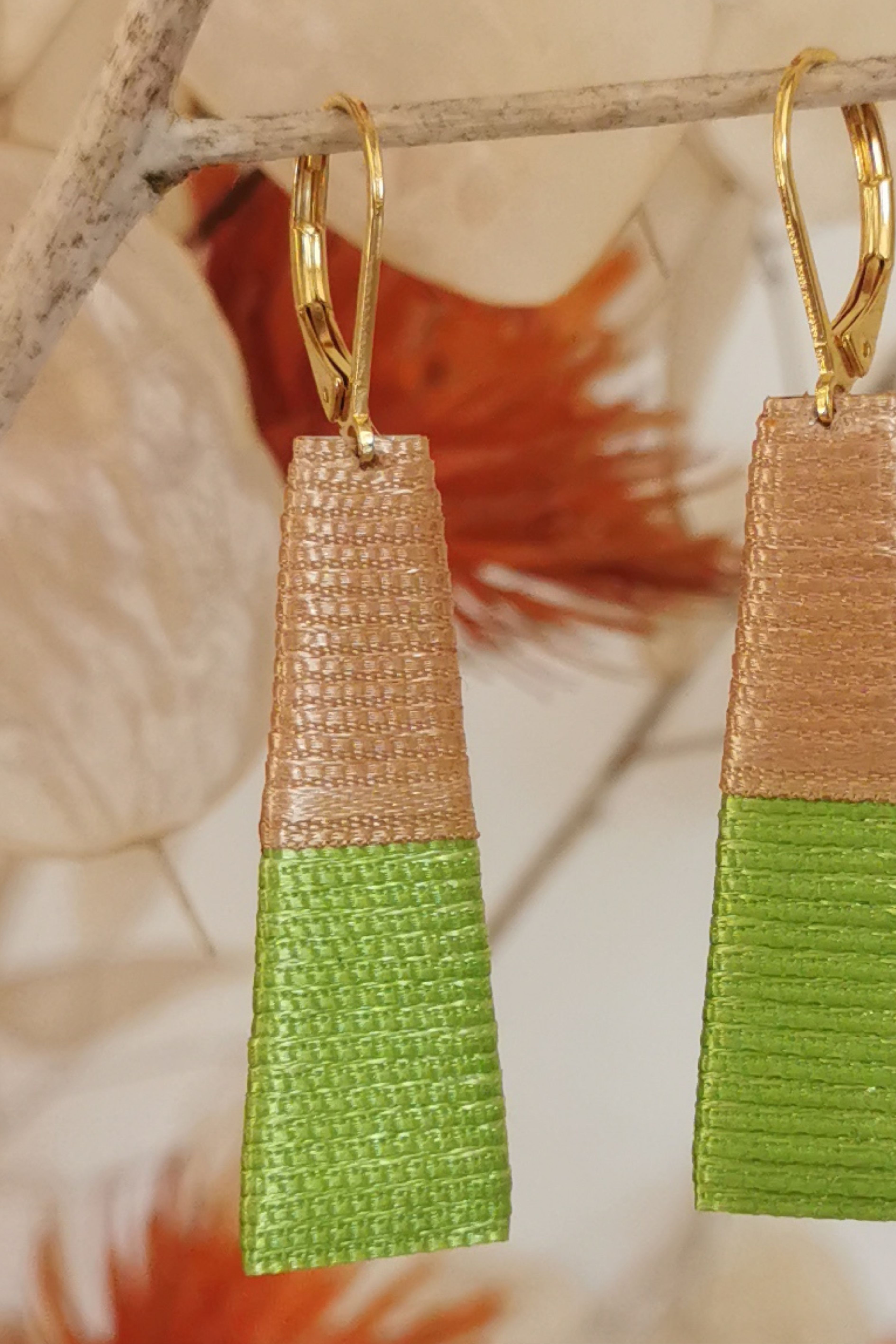 THOT Boucles d'oreilles Gamme Feu - beige vert pomme
