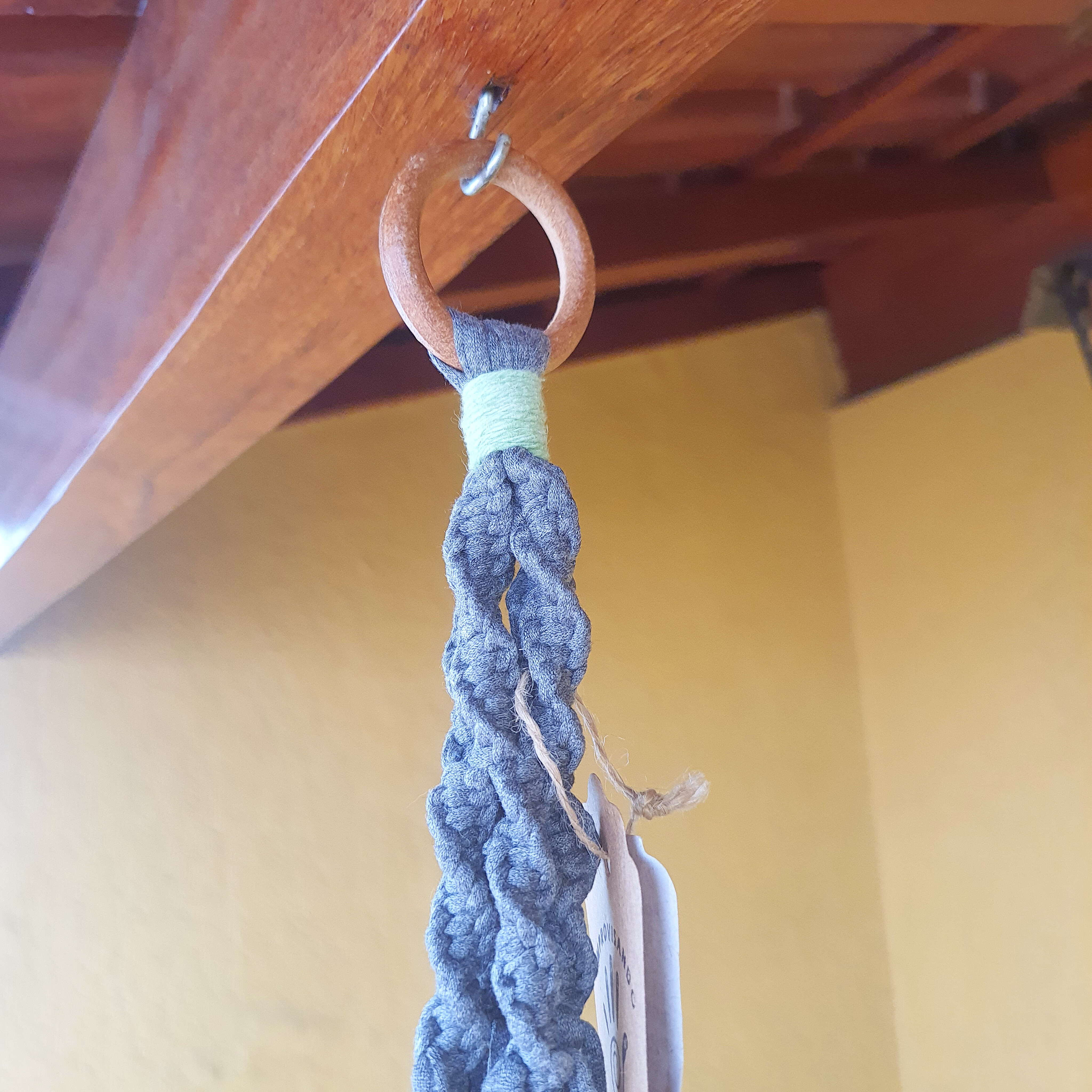 Suporte para Vasos de Plantas em Macramê