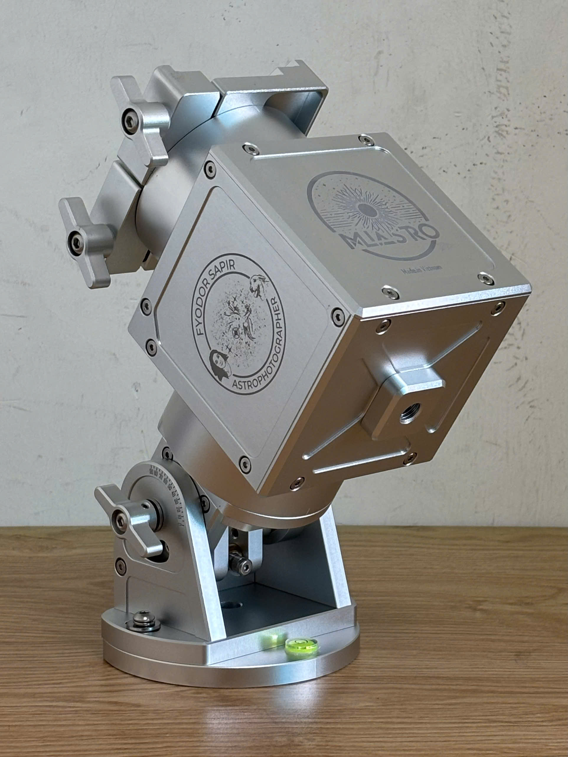 MLAstro SAL-33 personalized laser engraving