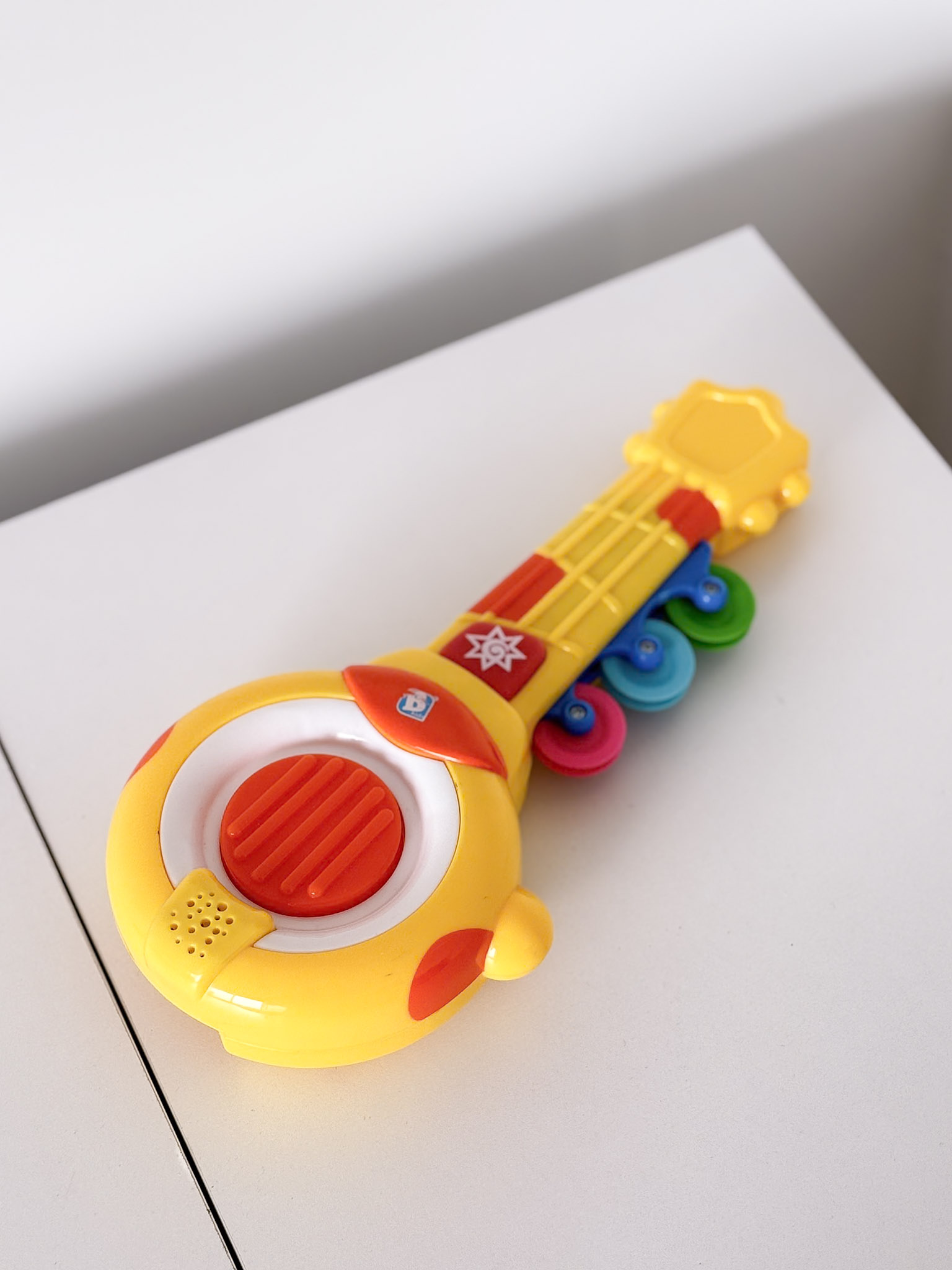 Vaikiška lavinamoji gitara