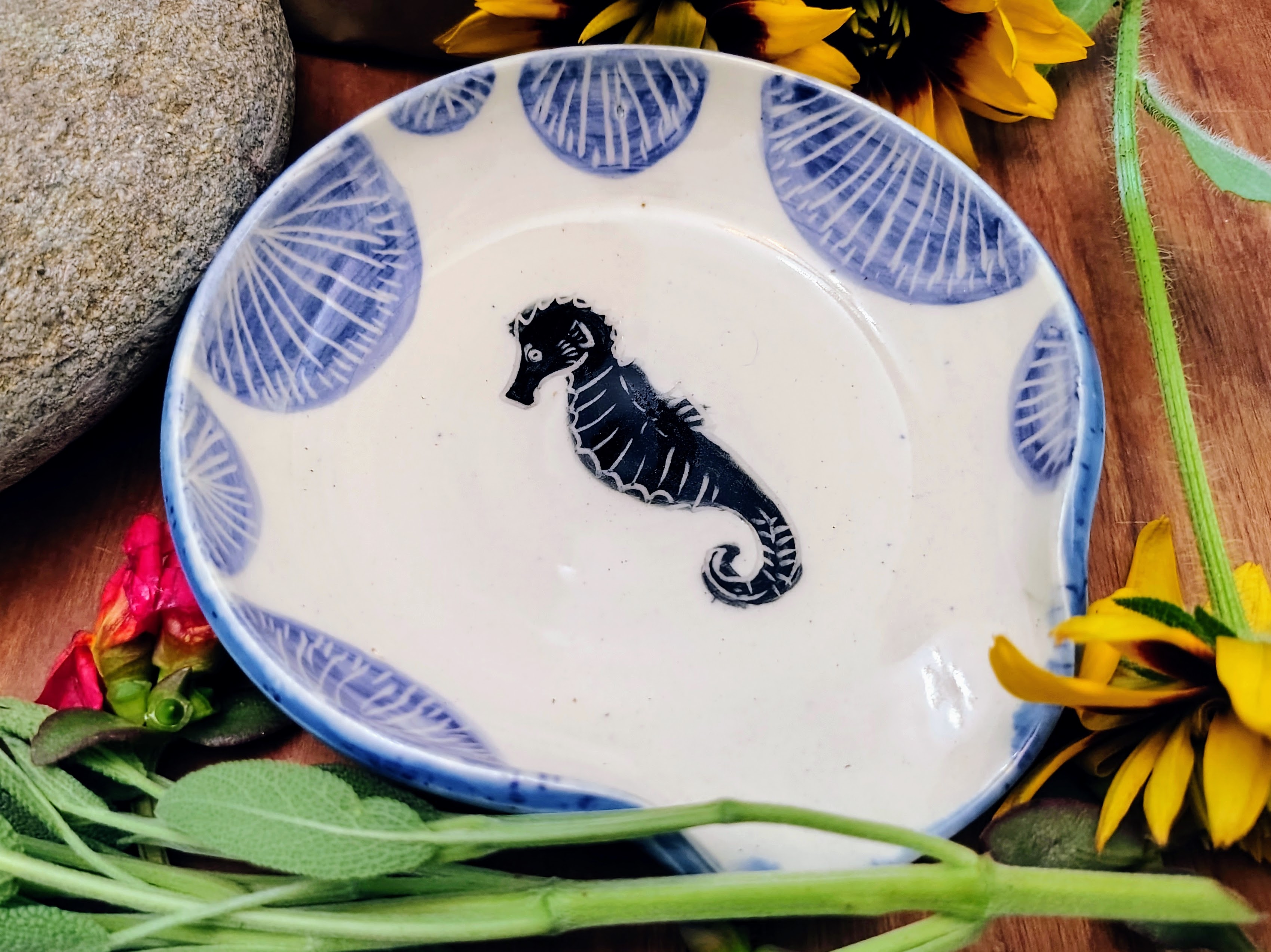 Seahorse spoon rest