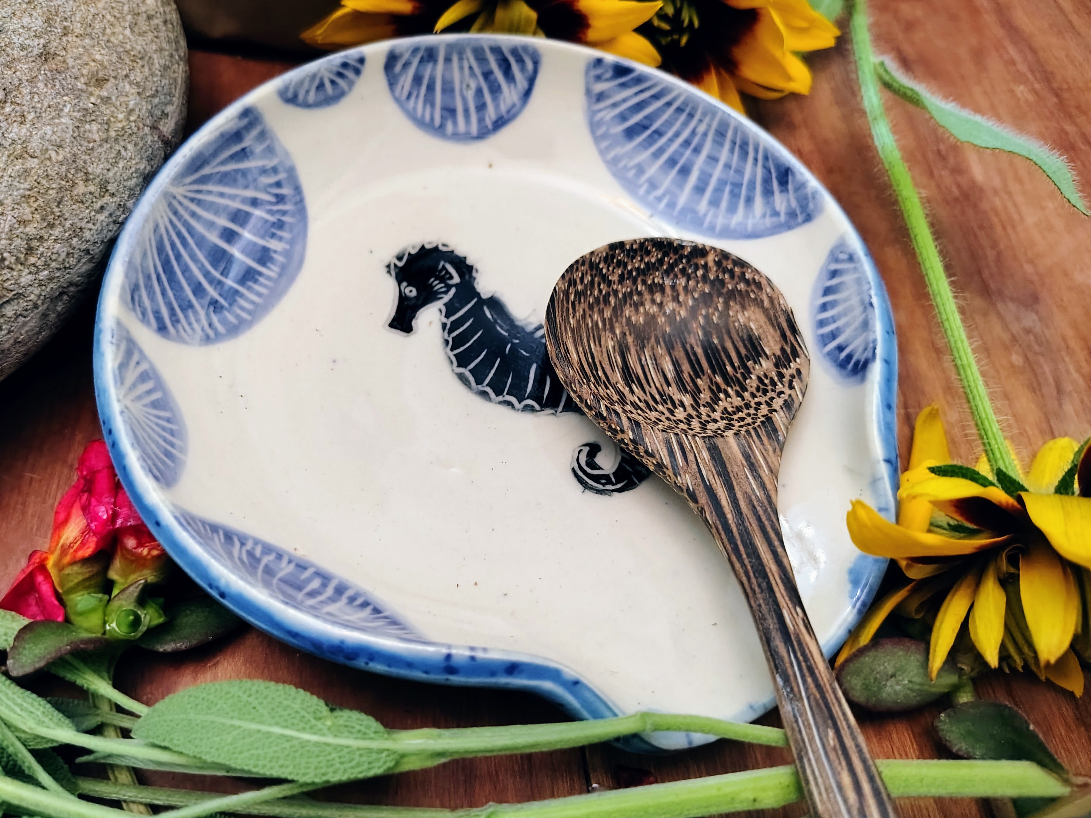 Seahorse spoon rest