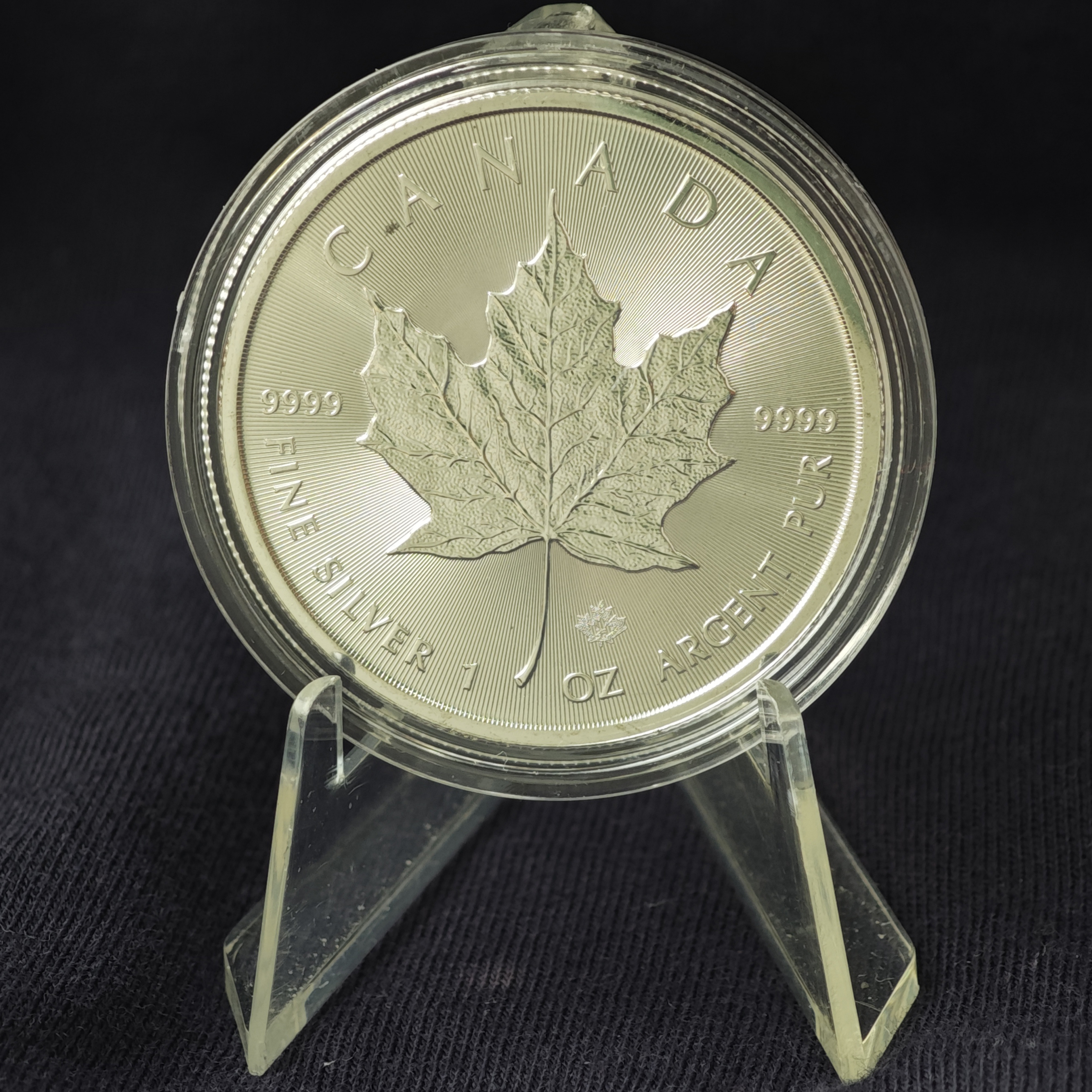 Канадский кленовый лист 2026