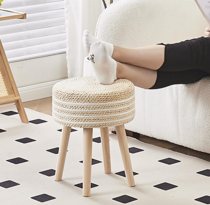Round Ottoman Footstool Natural Seagrass Foot Stool Pouf Ottomans with Solid Wood Legs Hand Weave Hyacinth Footrest Step Stool for Living Room Balcony Garden Natural & White