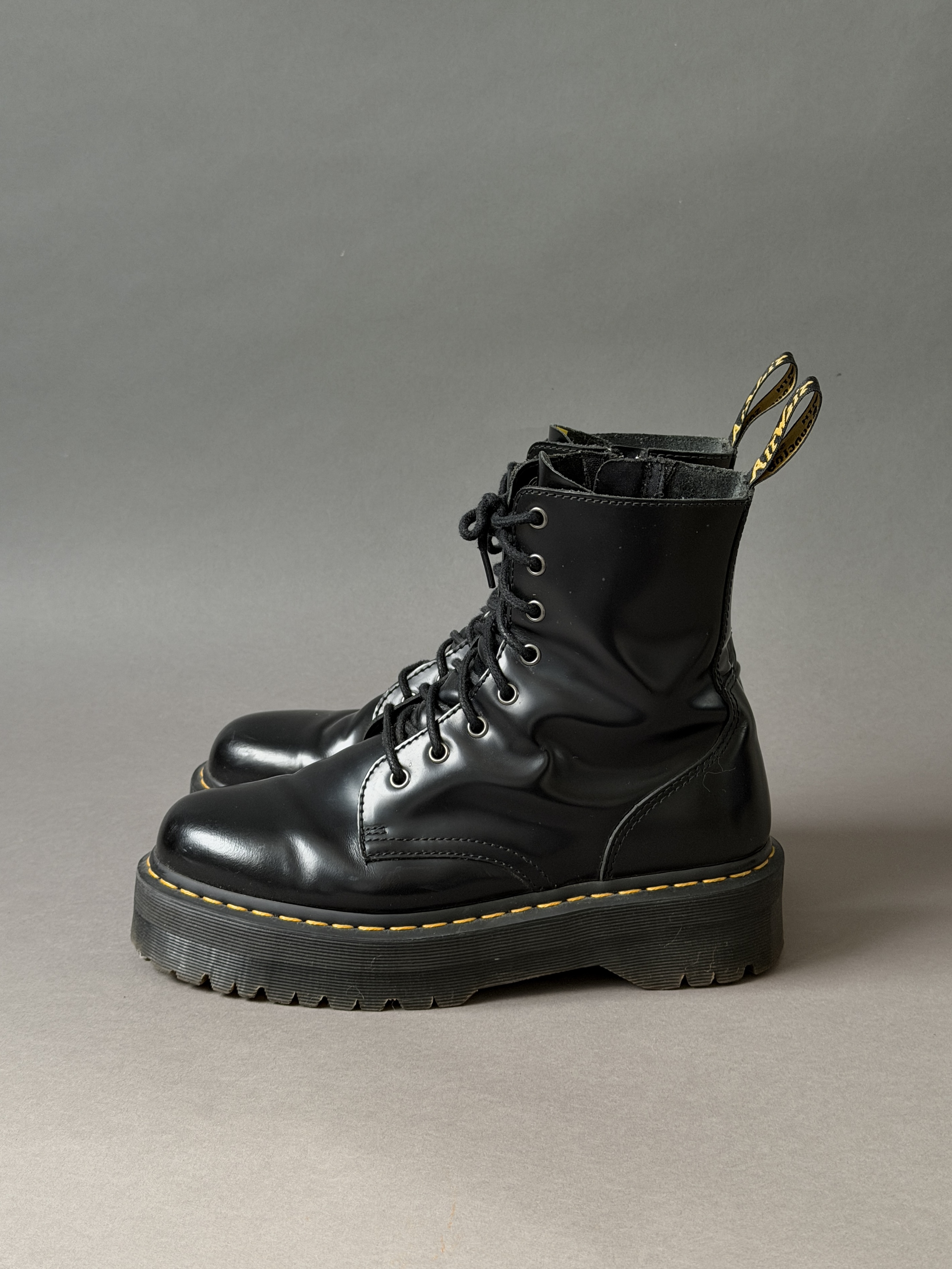 DR. MARTENS JADON BOOTS