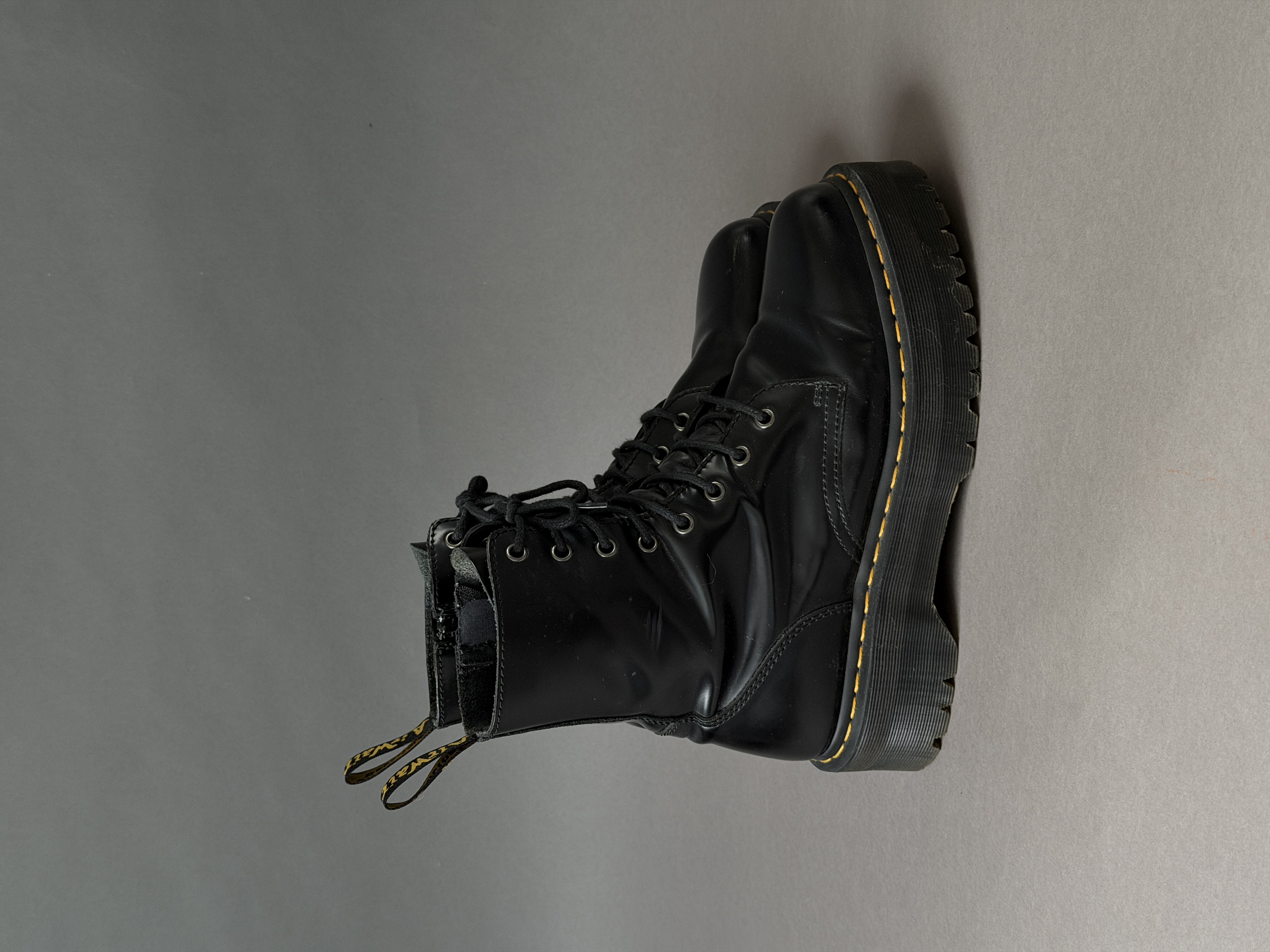 DR. MARTENS JADON BOOTS